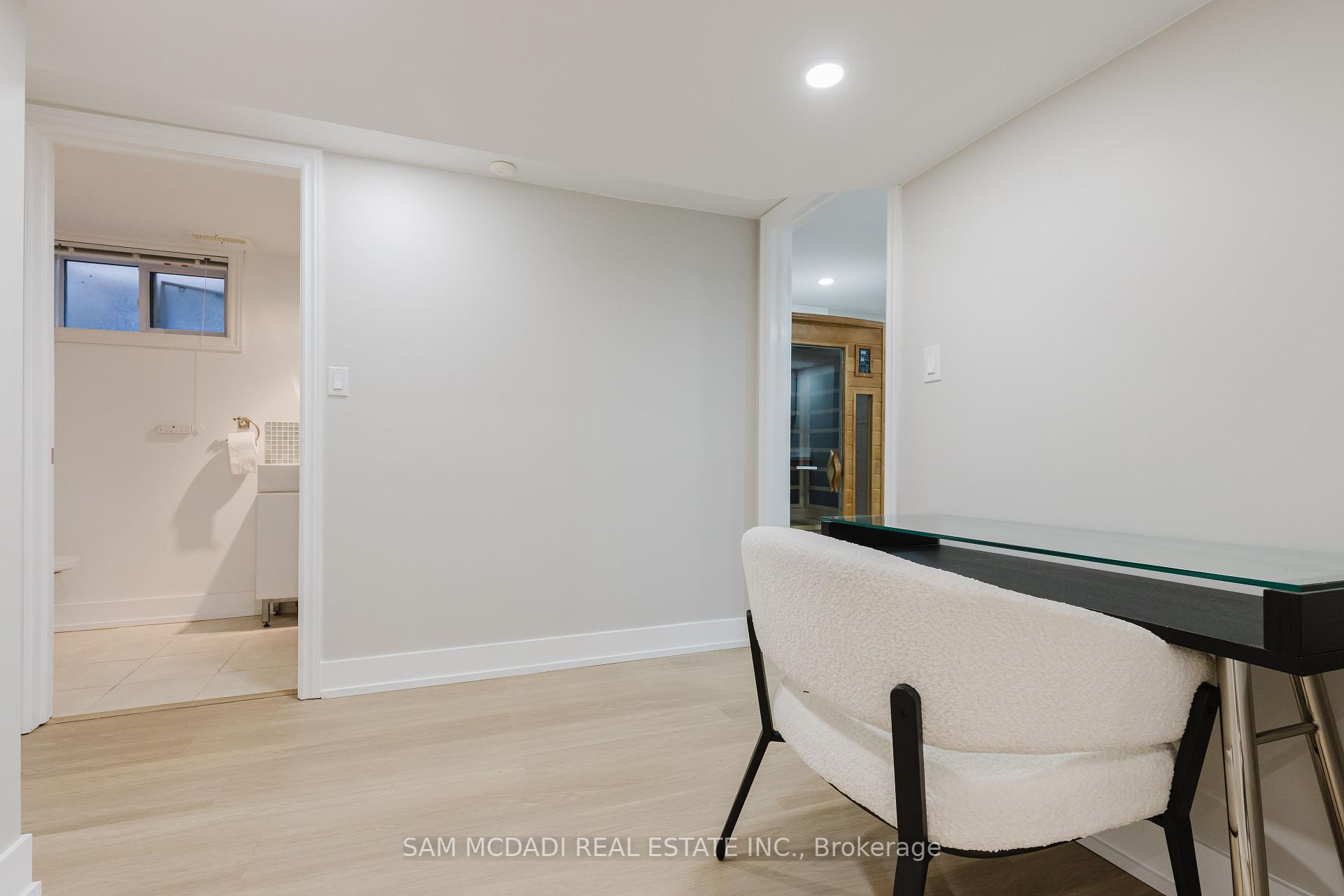 3325 Lakeshore Road