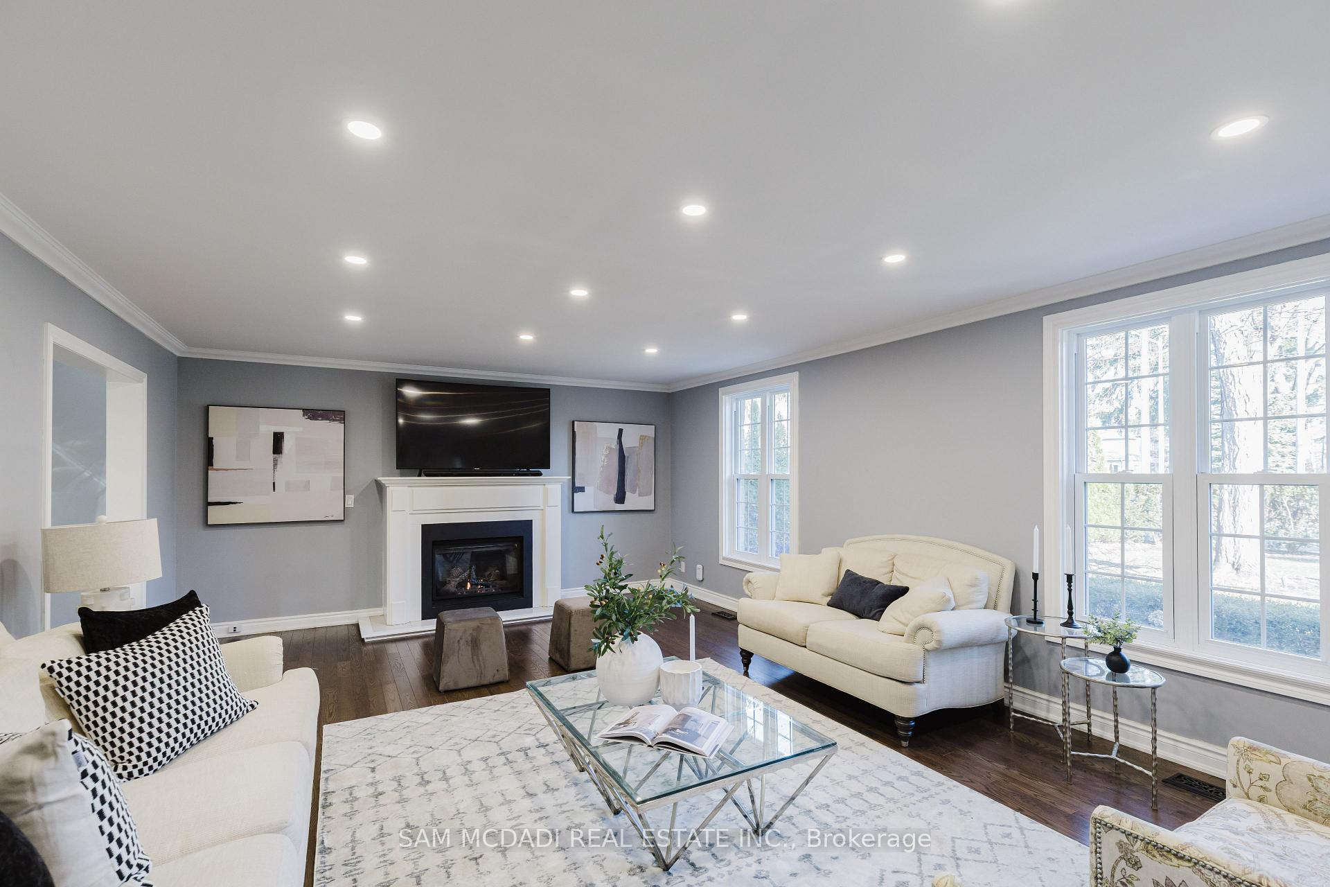 3325 Lakeshore Road