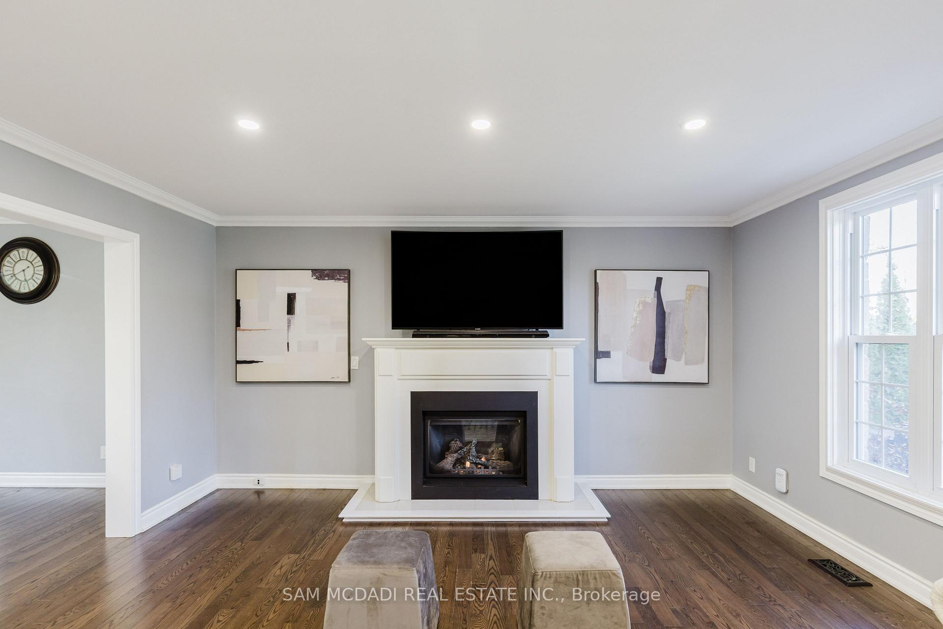 3325 Lakeshore Road