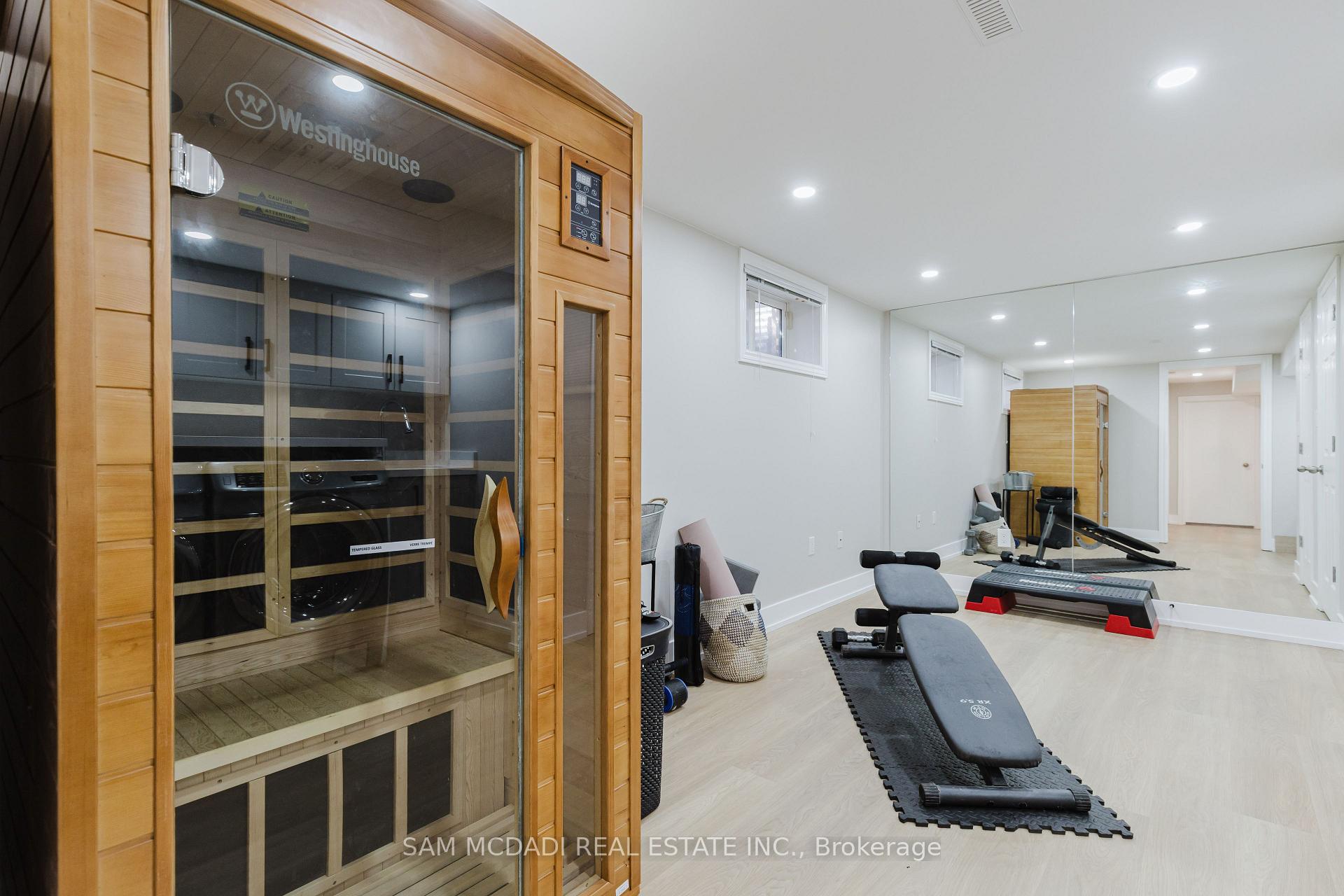 3325 Lakeshore Road