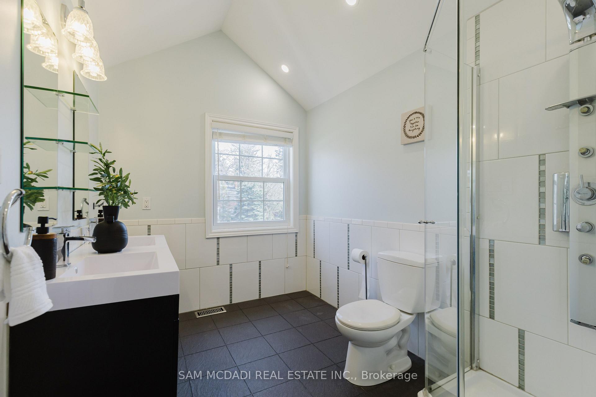 3325 Lakeshore Road