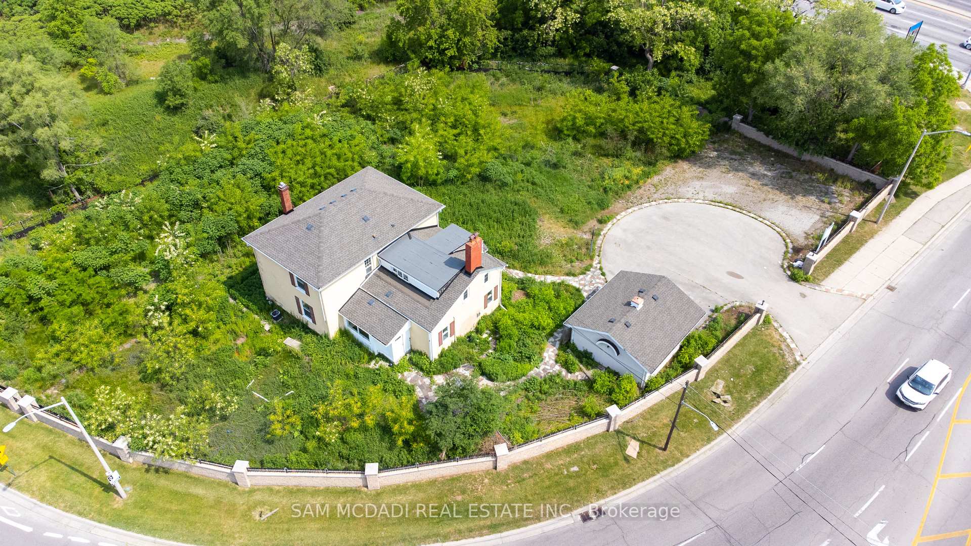 2477 Queensway Drive