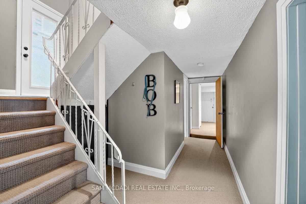 42 Peter Street N