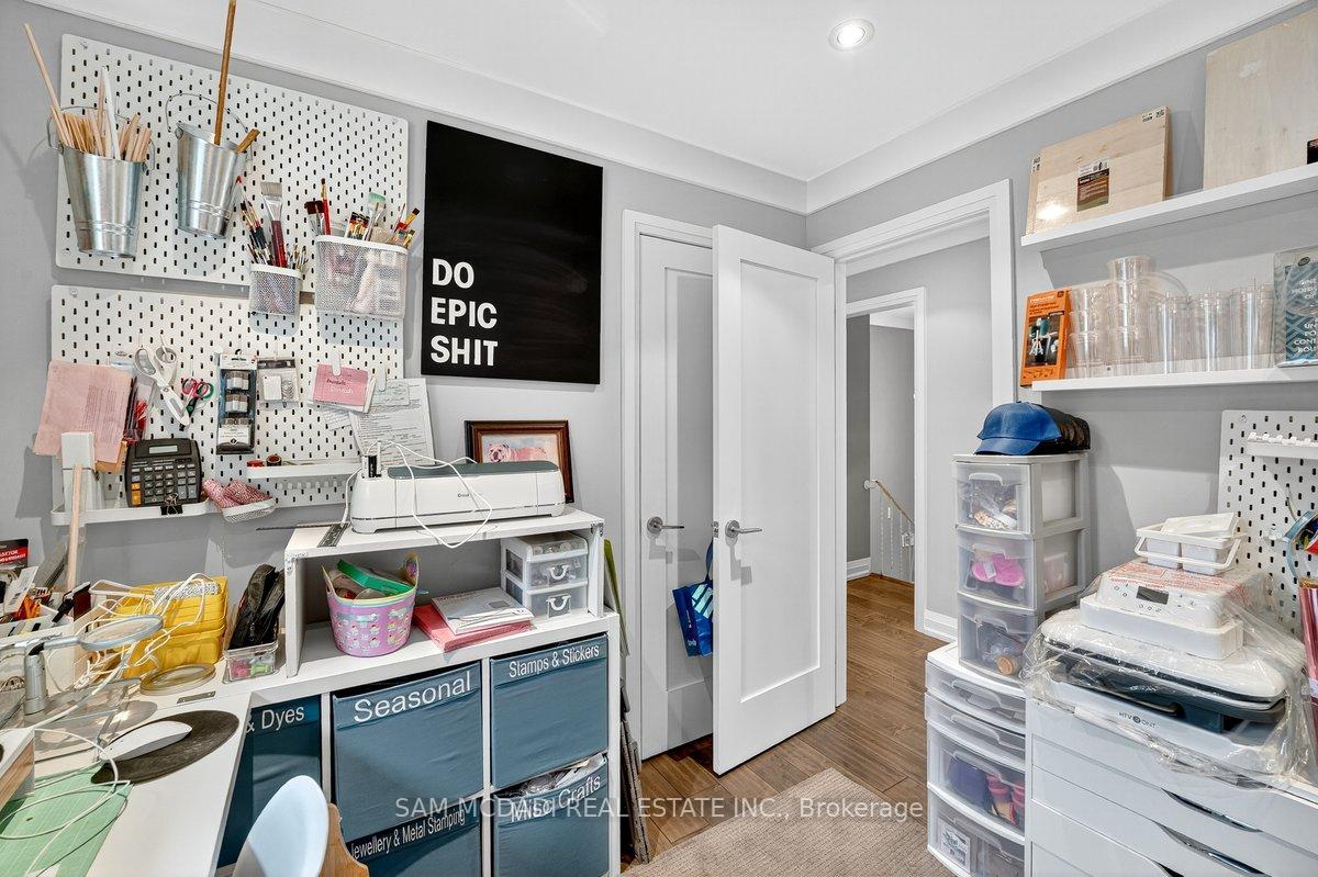 42 Peter Street N