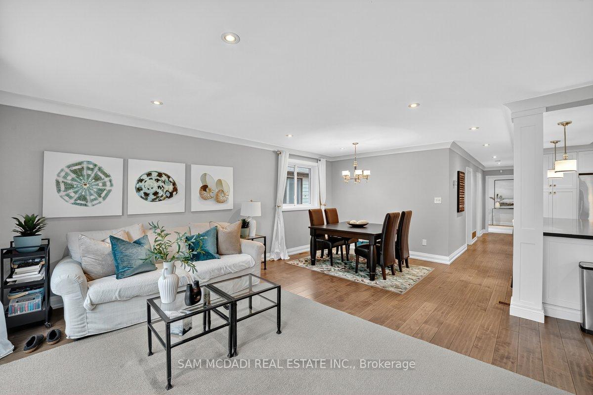42 Peter Street N