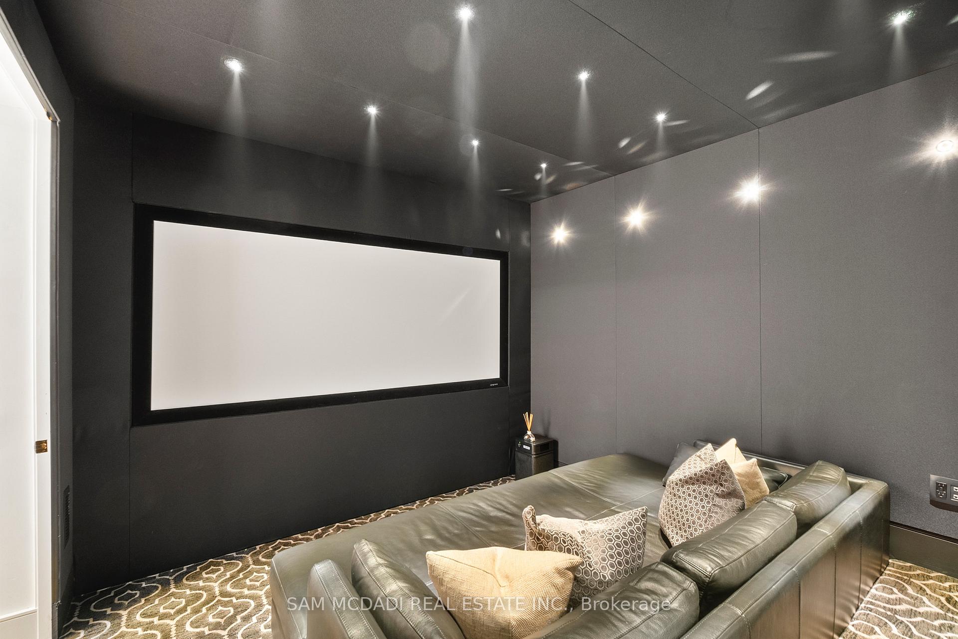 2488 Lakeshore Road E