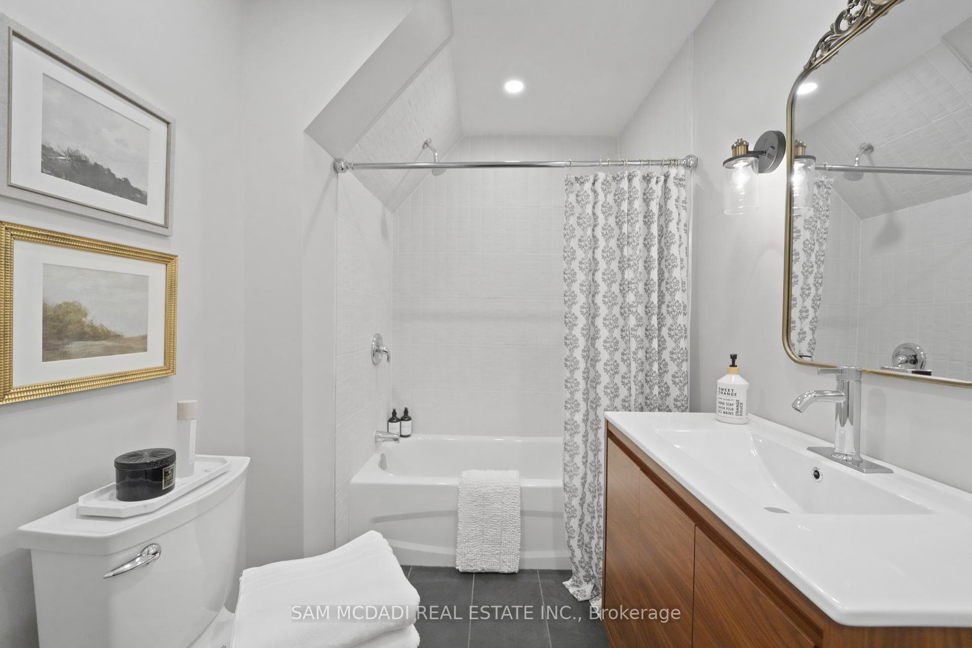 2592 Barrisdale Court