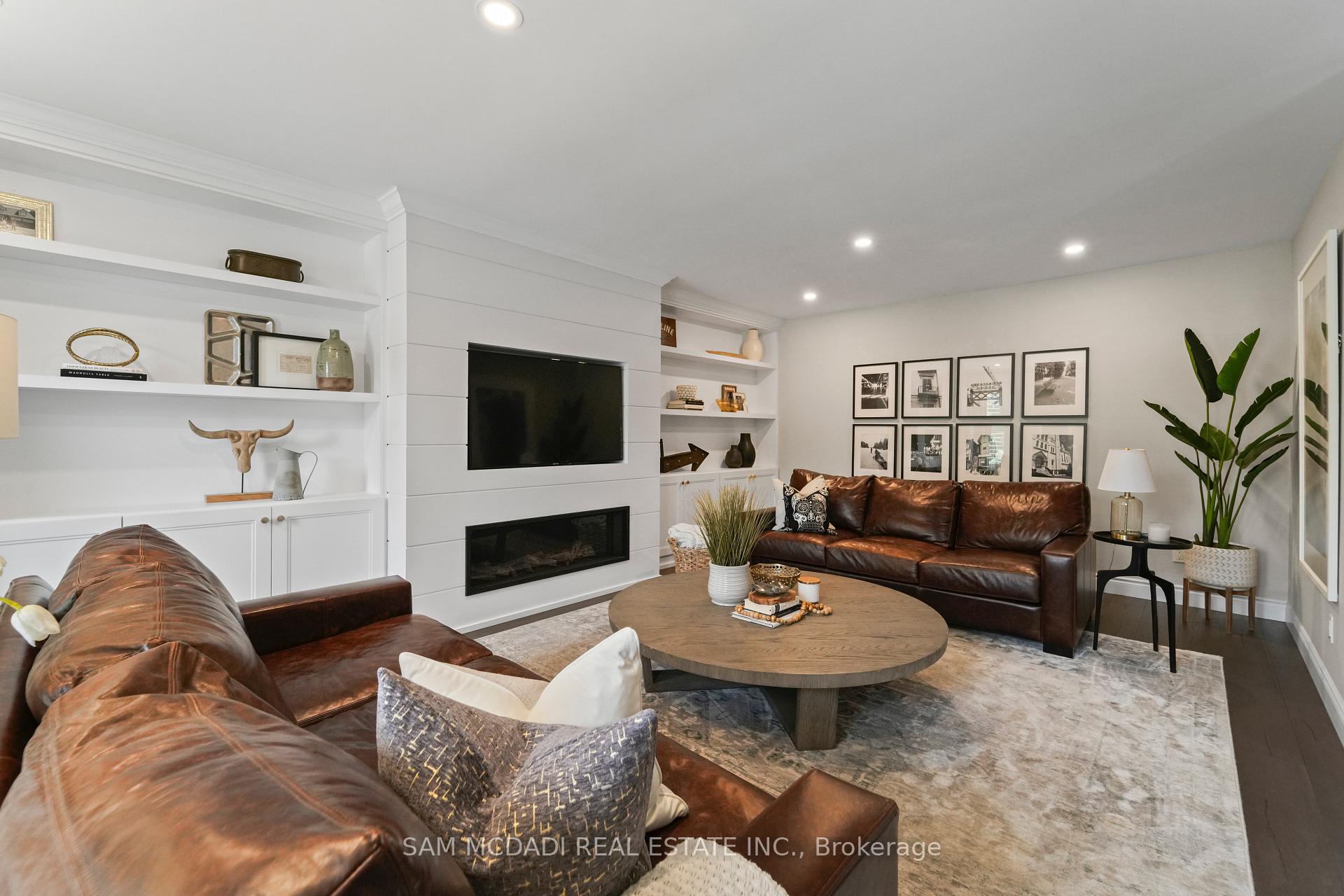 2592 Barrisdale Court