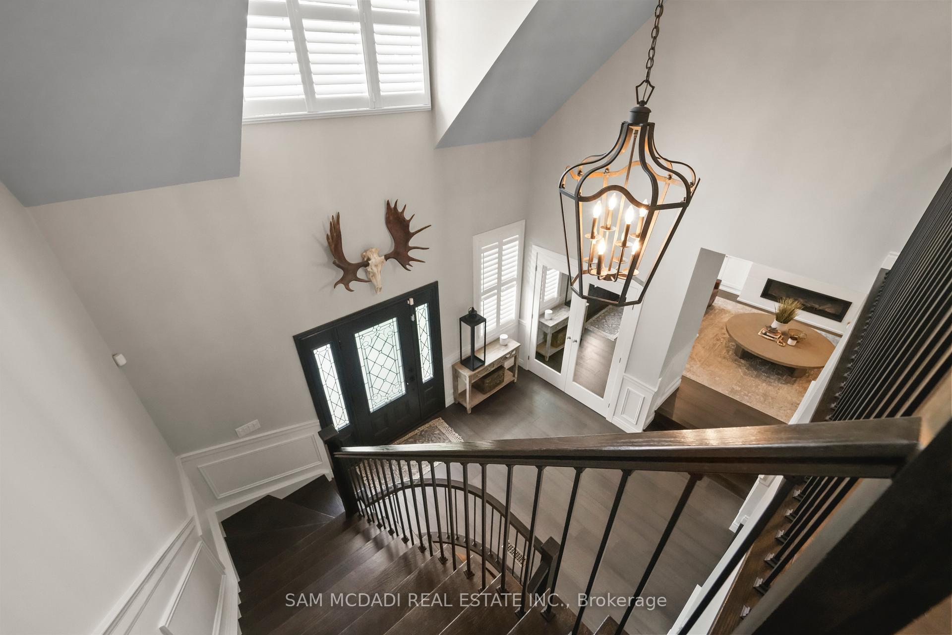 2592 Barrisdale Court