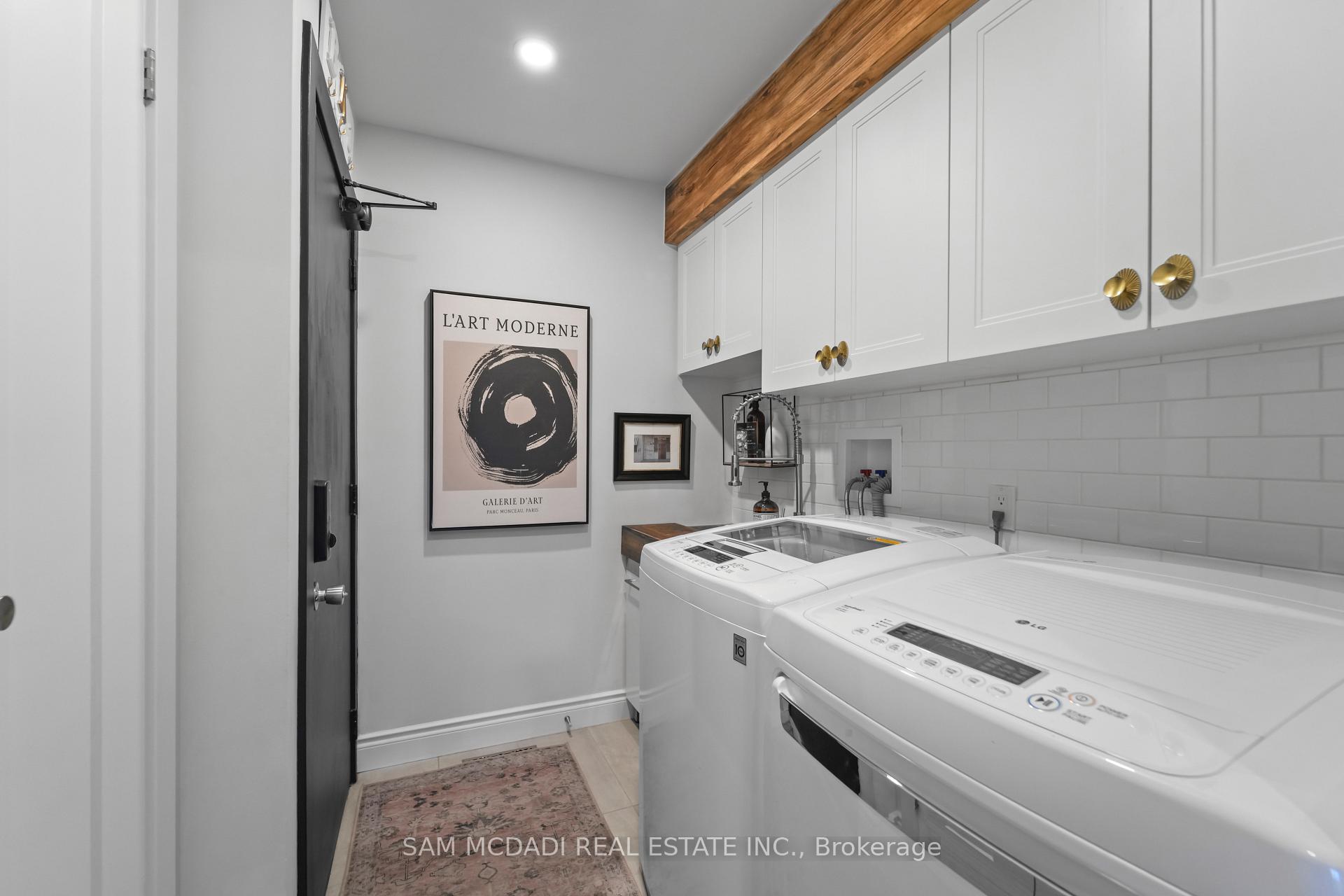 2592 Barrisdale Court