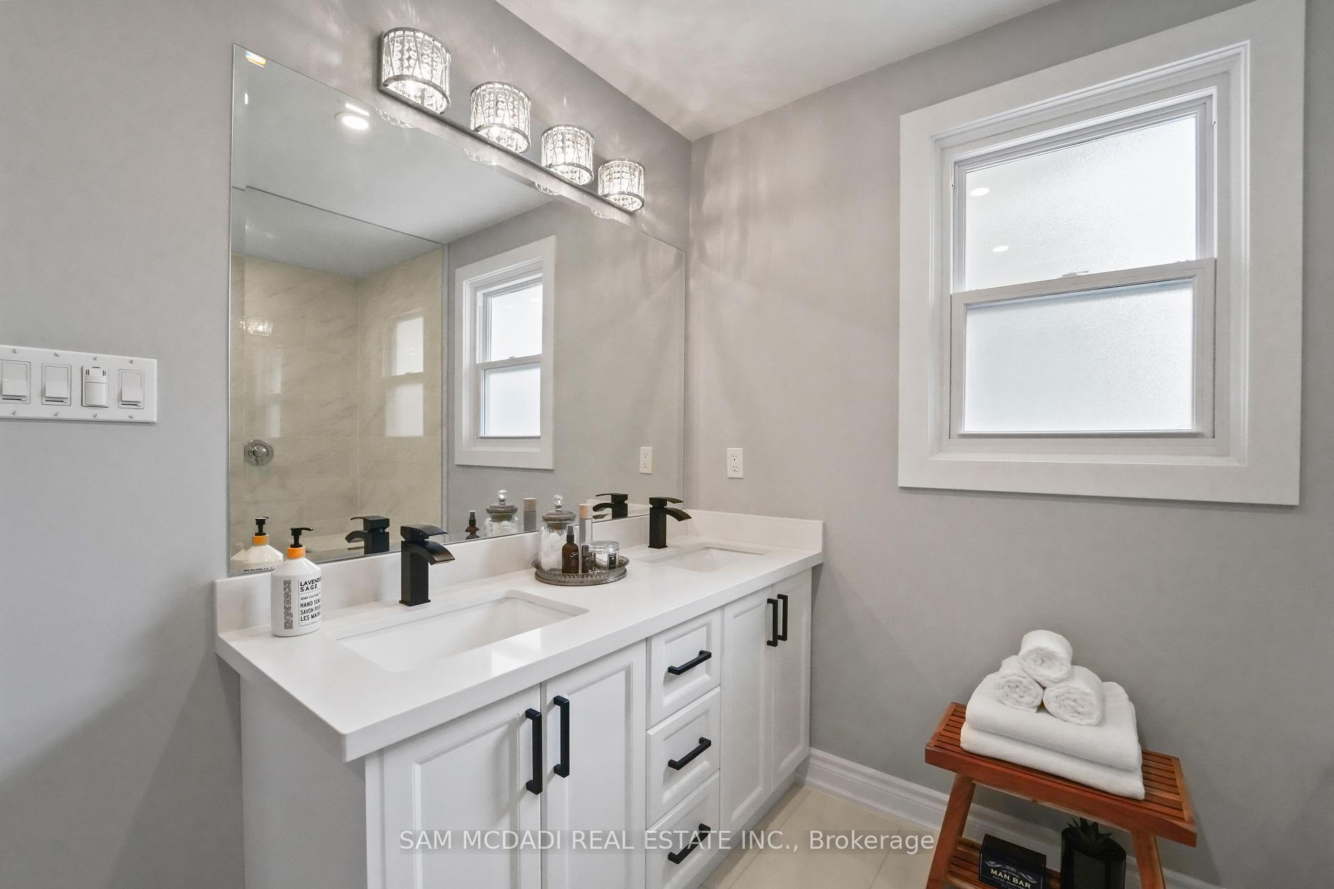 2592 Barrisdale Court