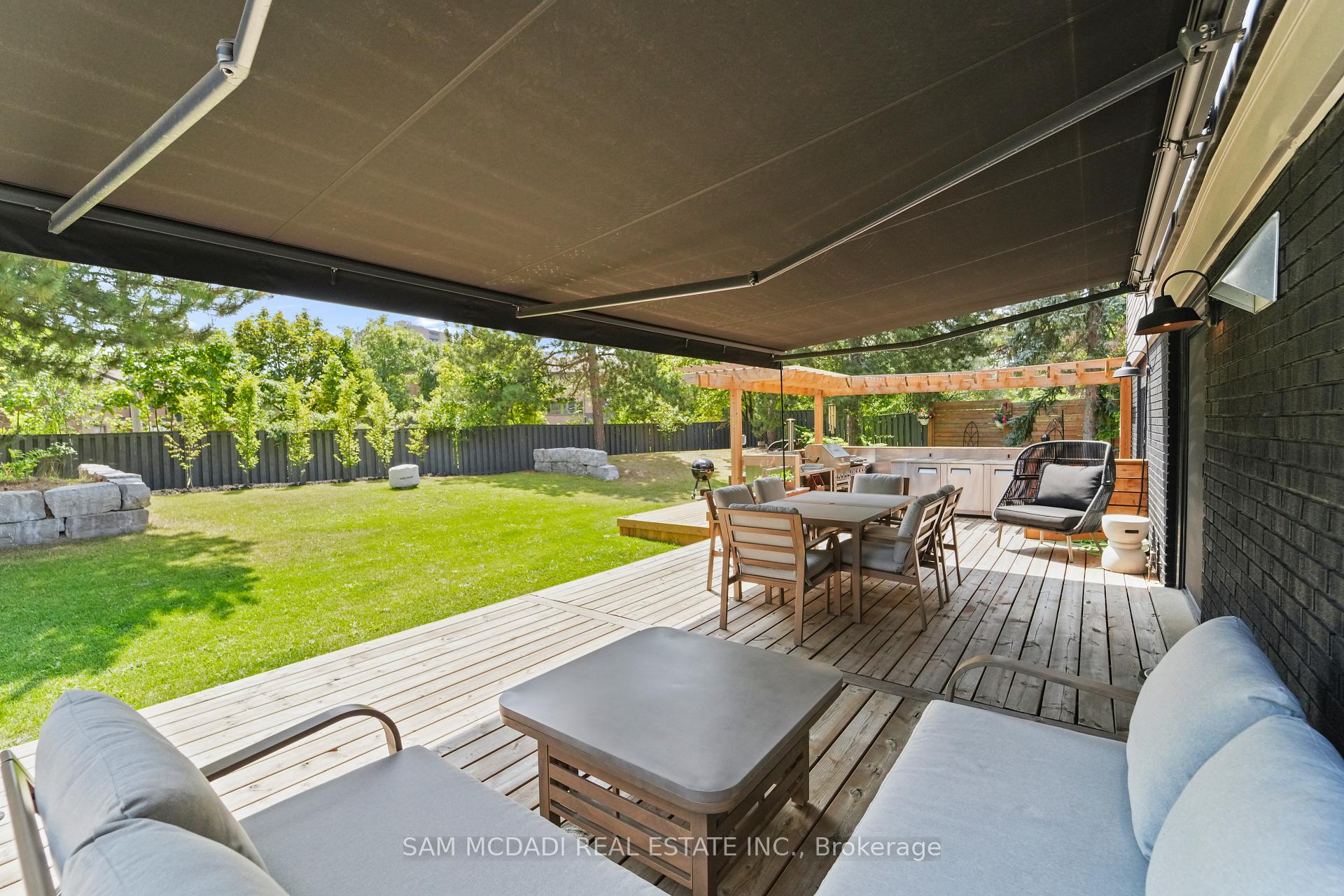 2592 Barrisdale Court