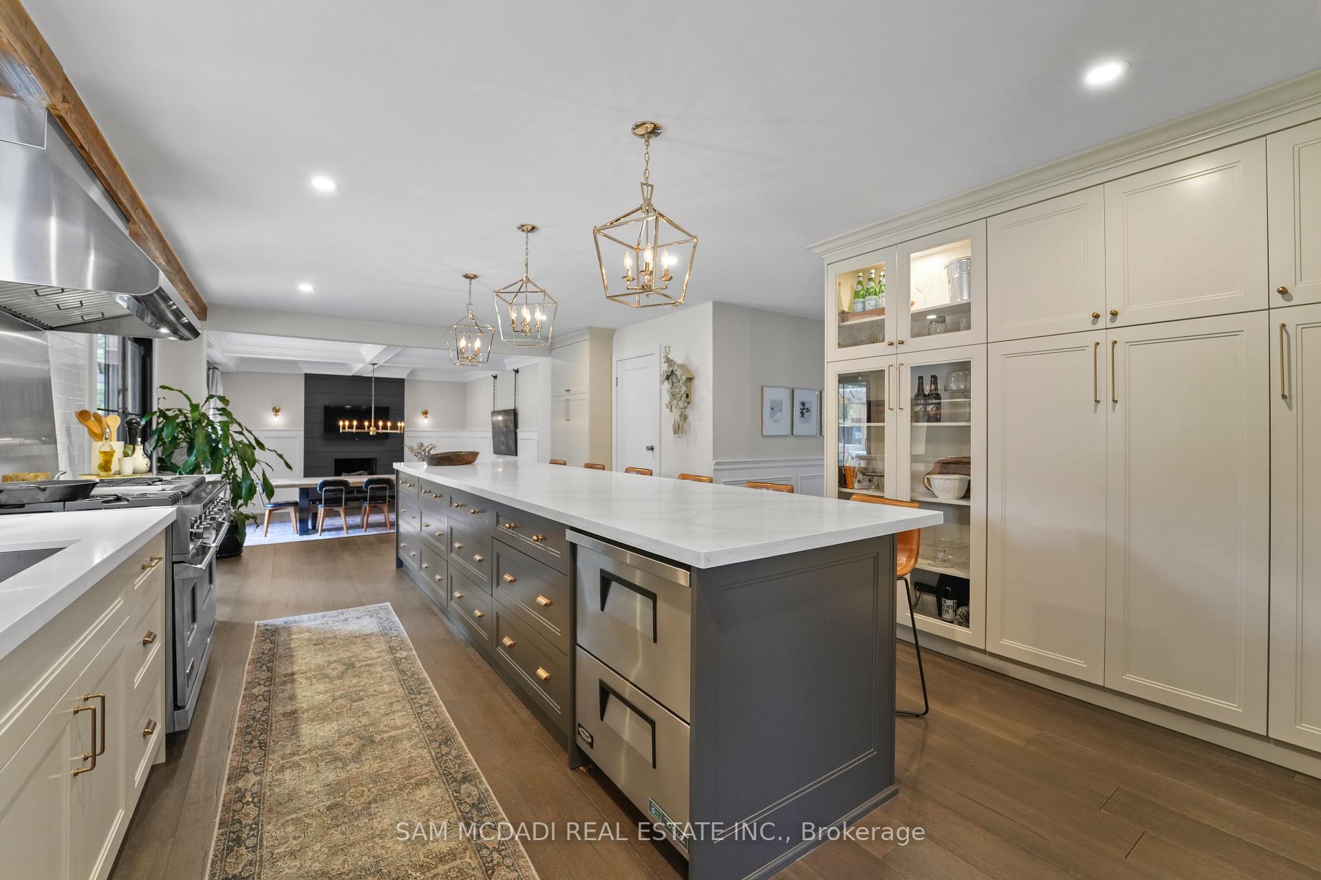 2592 Barrisdale Court