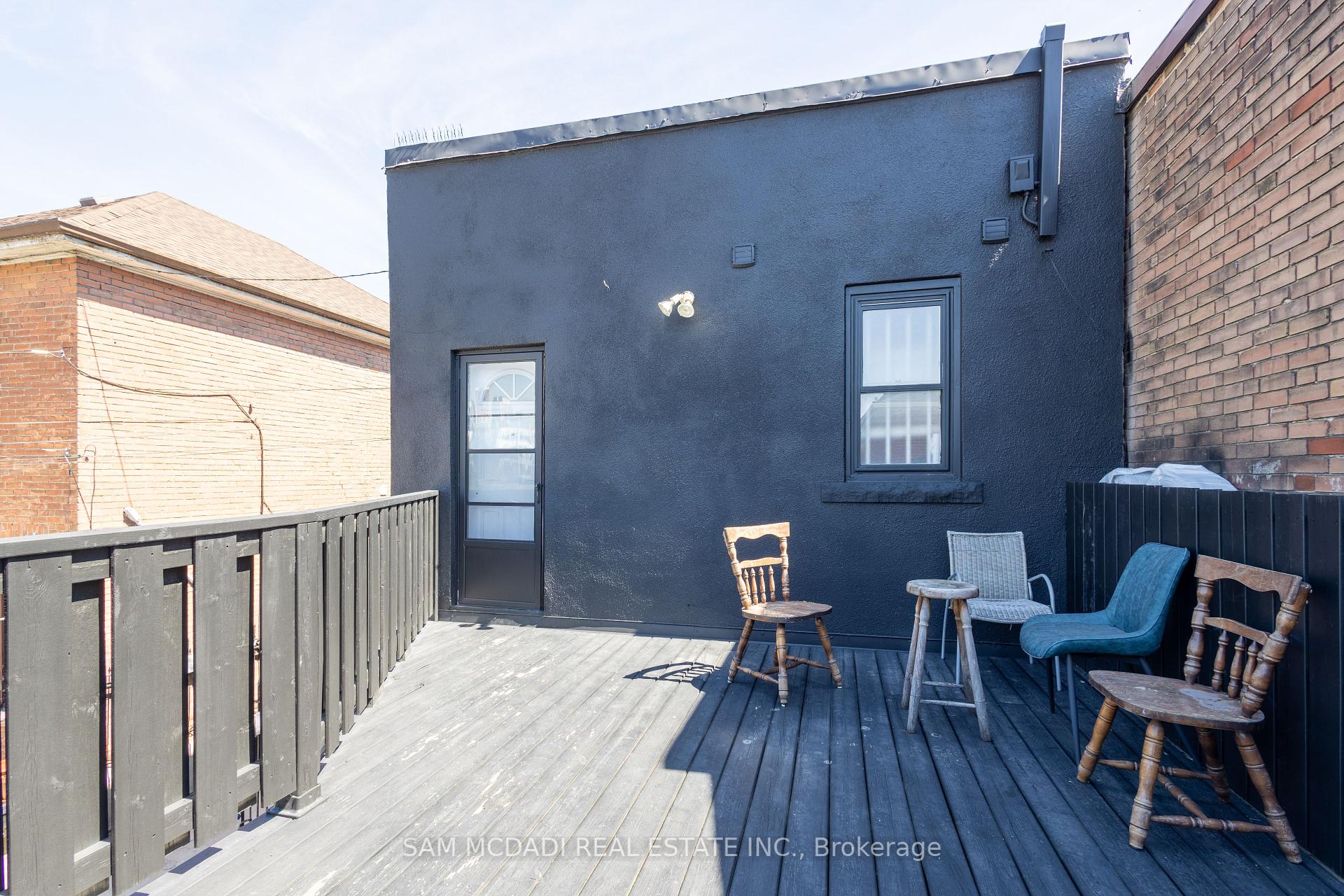 1212 Dufferin Street