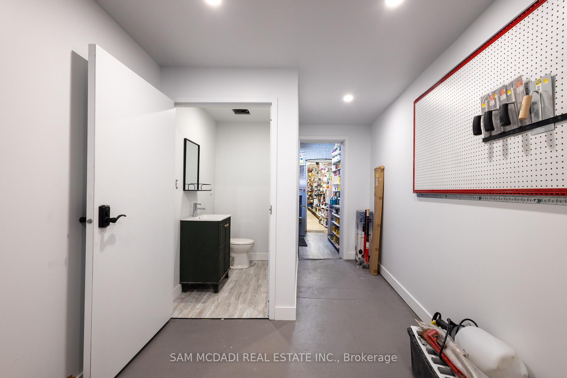 1212 Dufferin Street