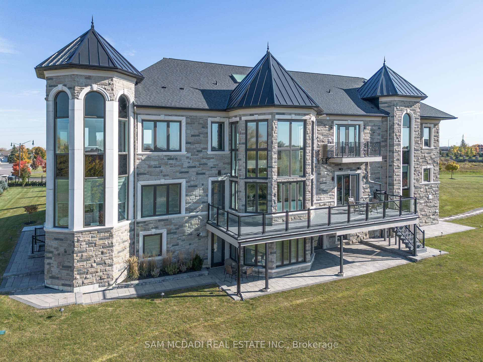 4 Saint Lukes Court