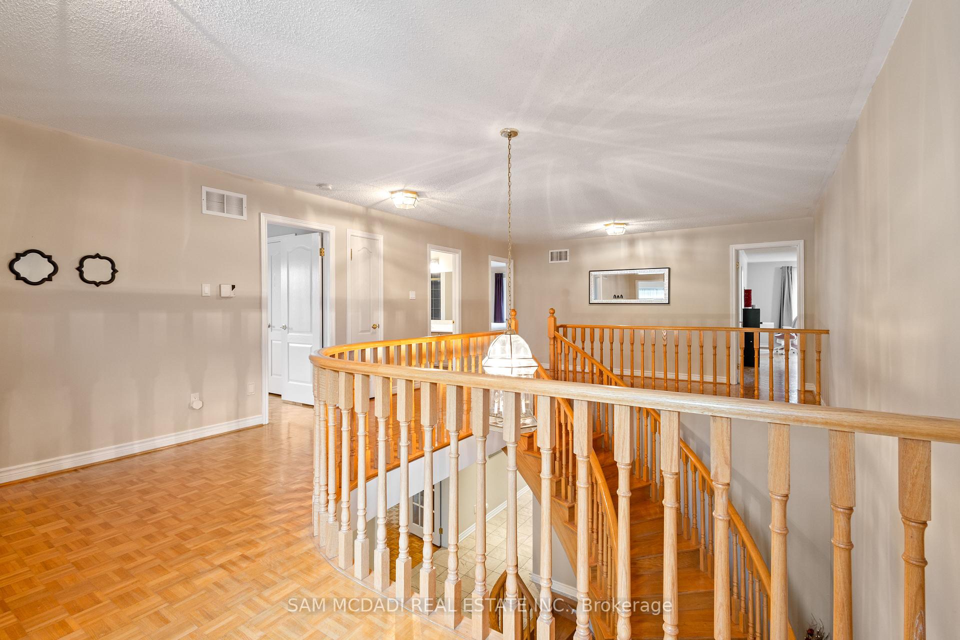 2492 Erin Centre Boulevard