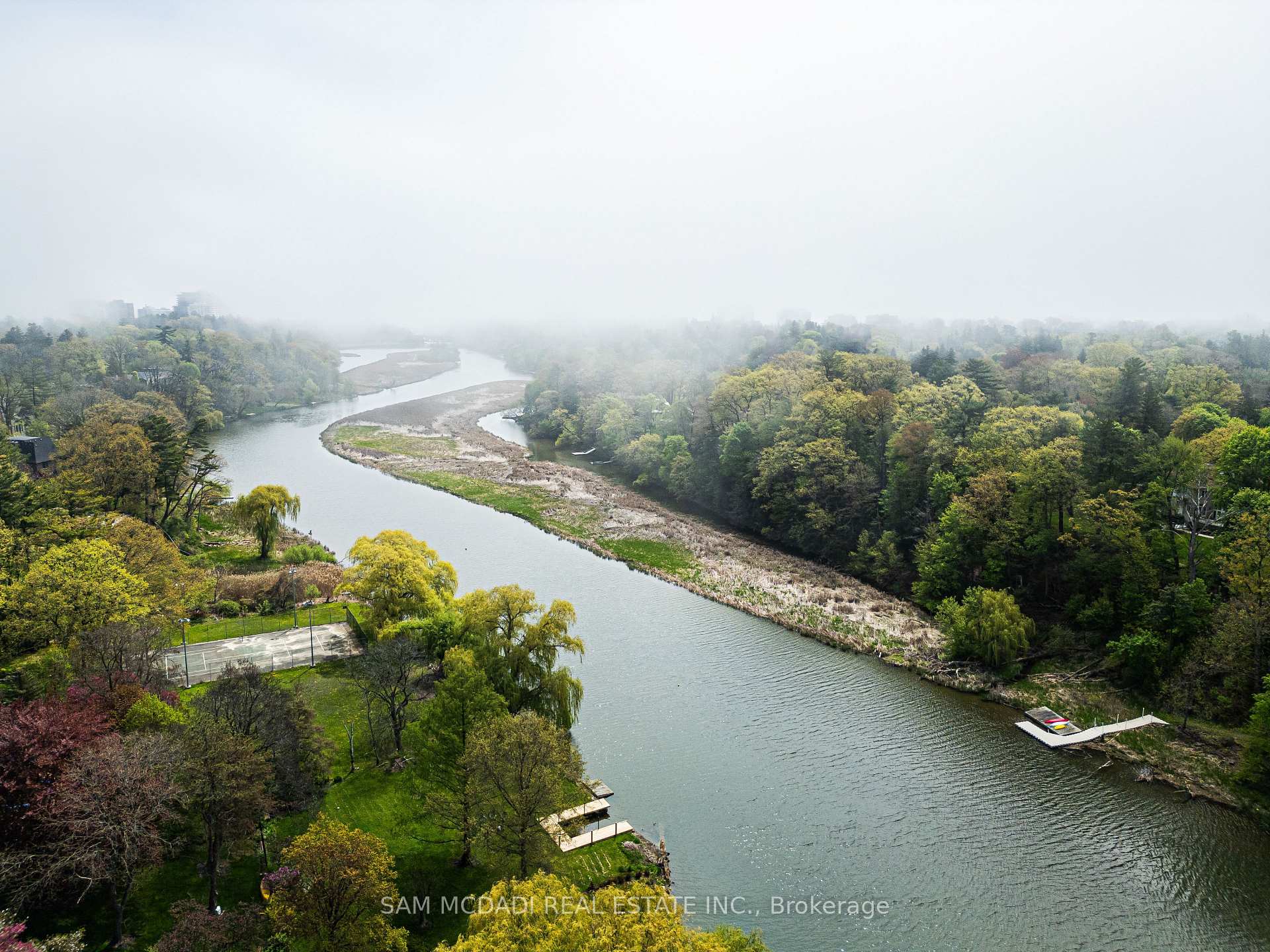 1470 Pinetree Crescent