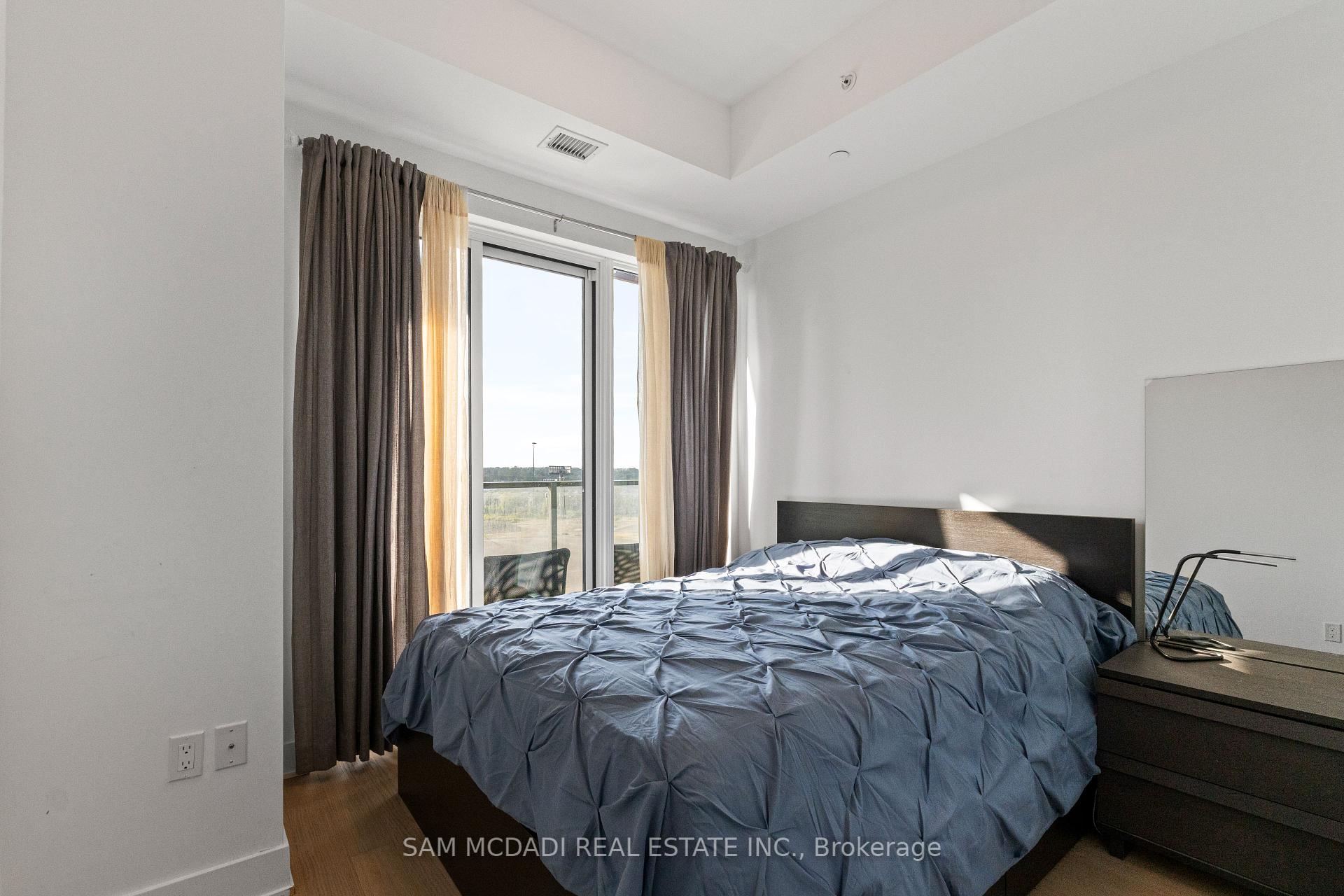 30 Shore Breeze Drive 1012