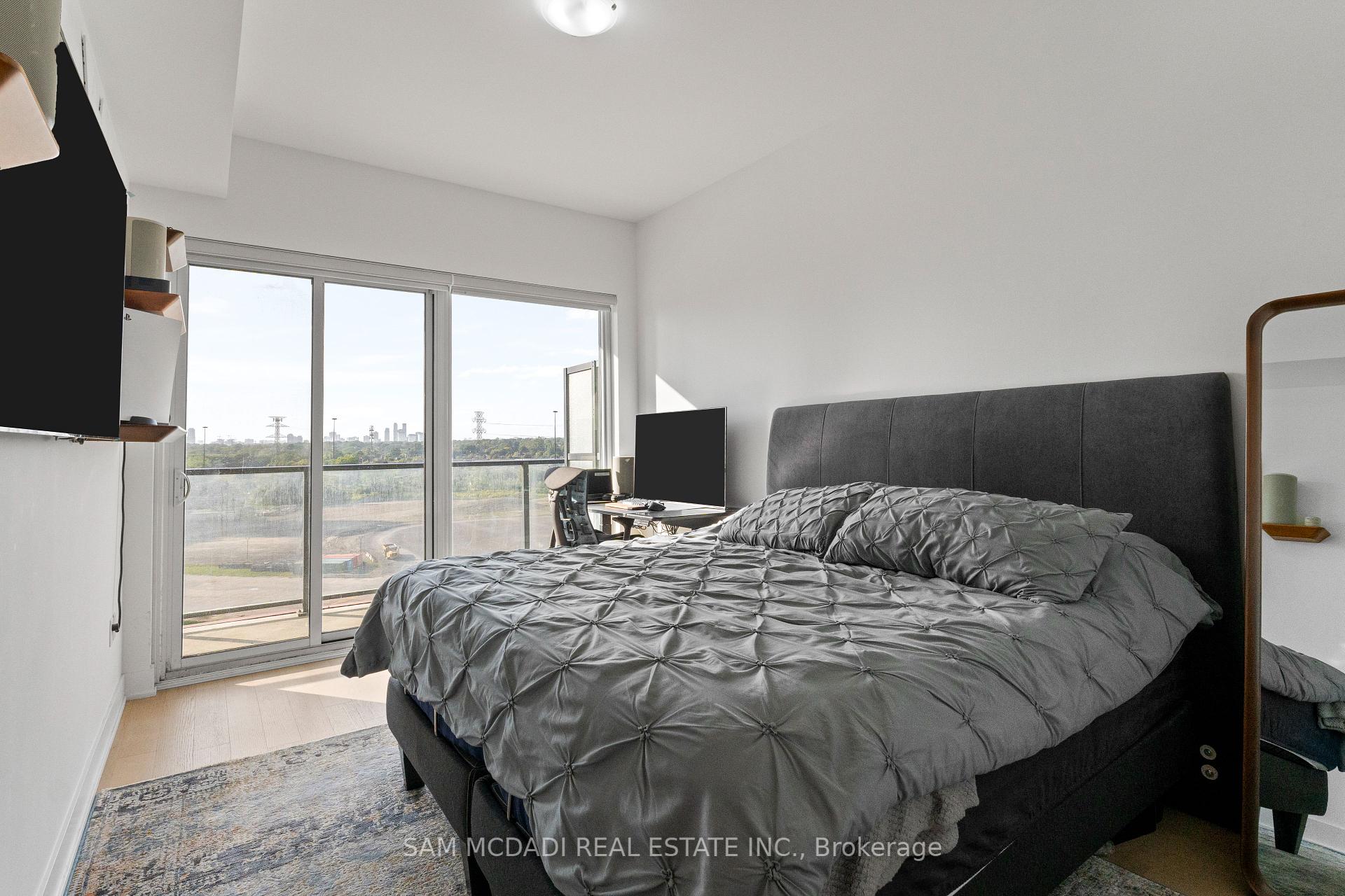 30 Shore Breeze Drive 1012