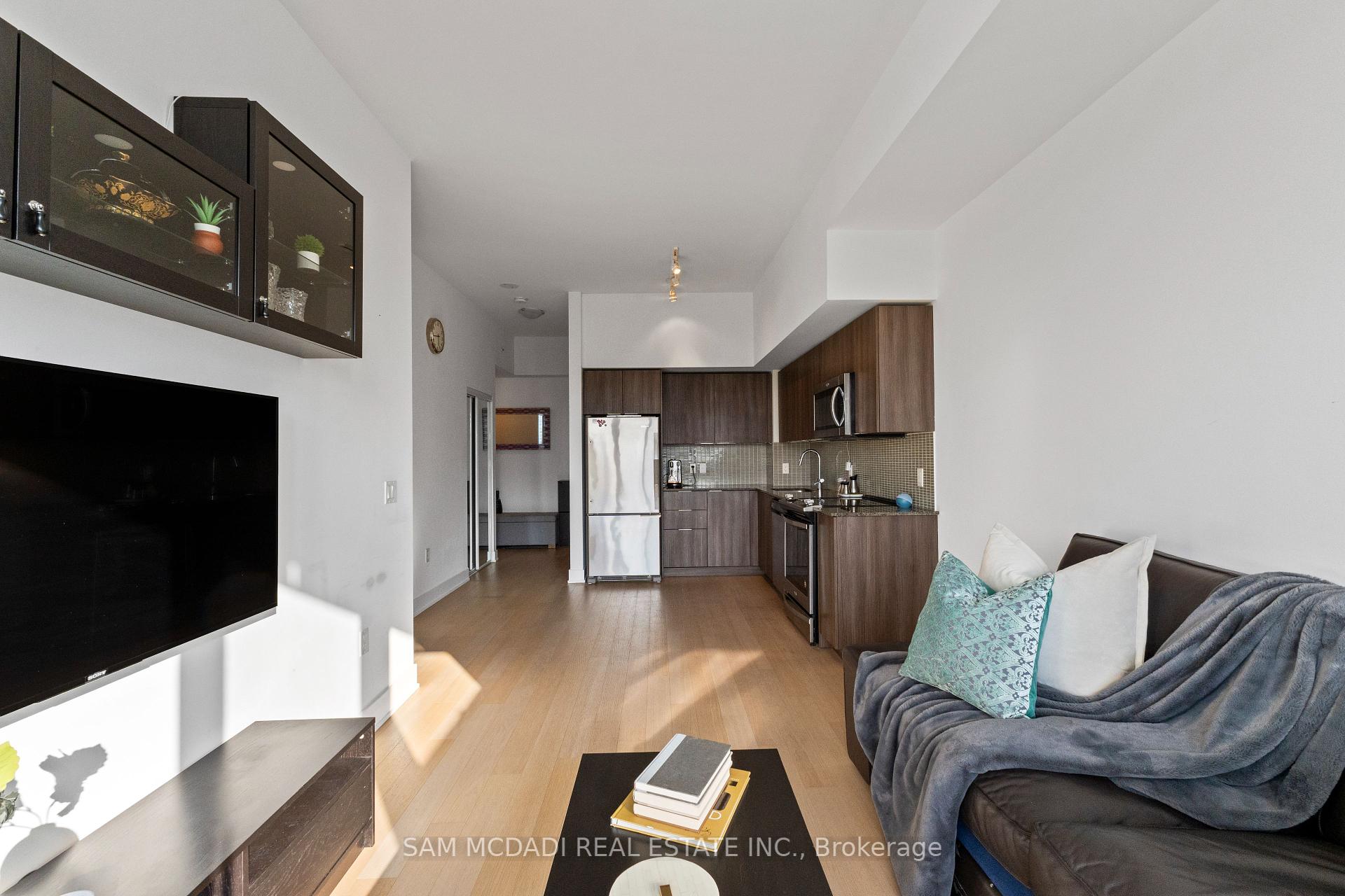 30 Shore Breeze Drive 1012