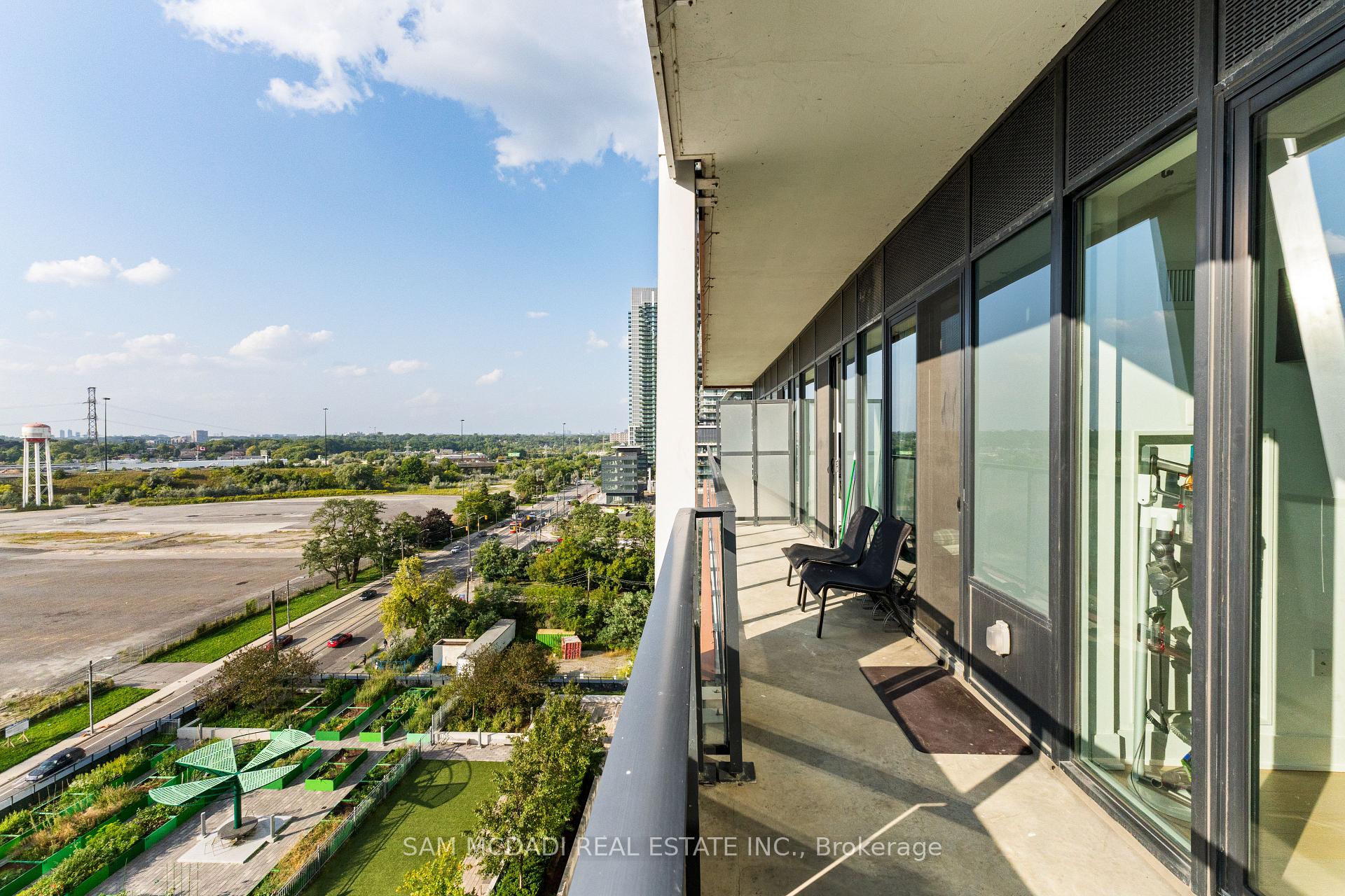 30 Shore Breeze Drive 1012