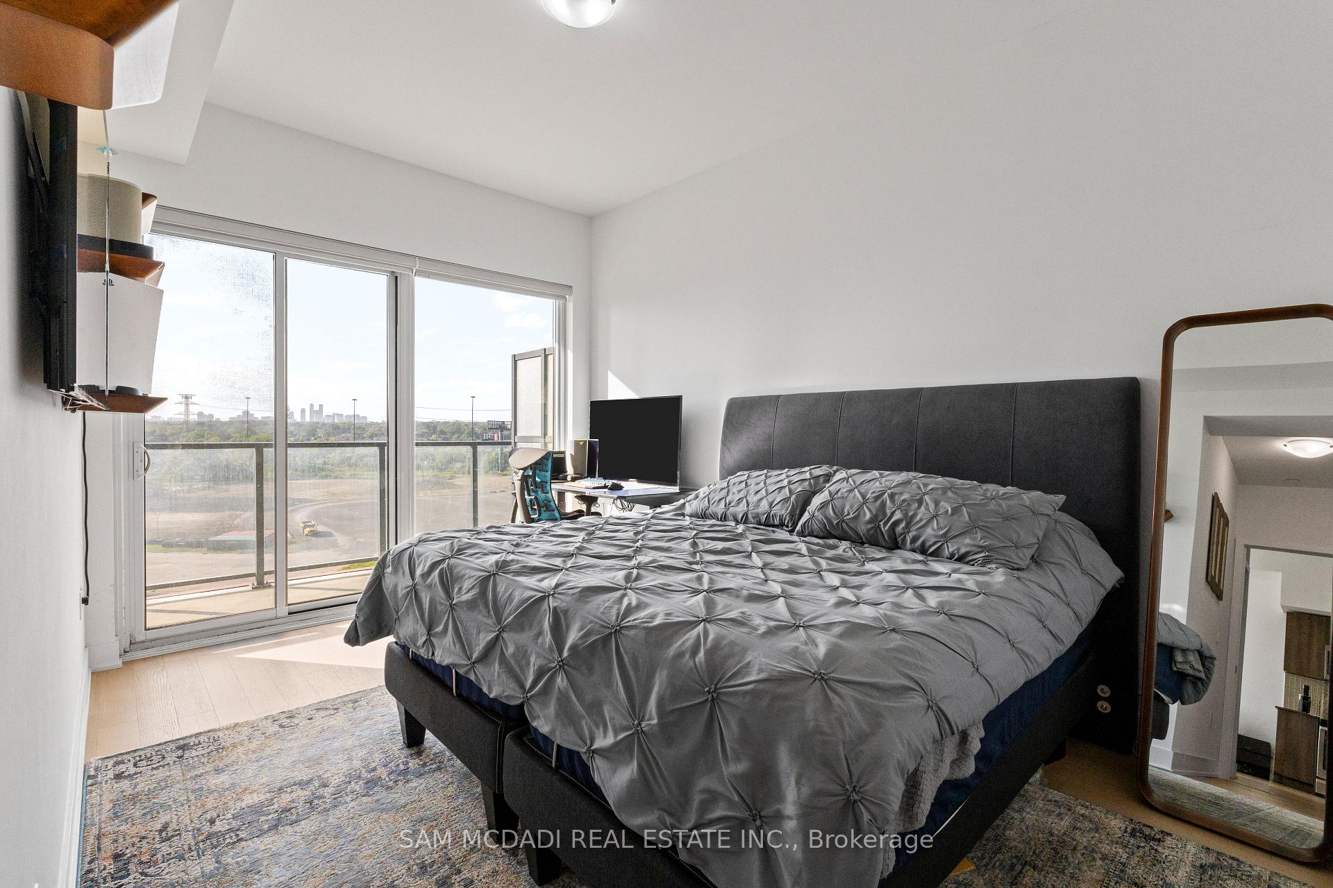 30 Shore Breeze Drive 1012