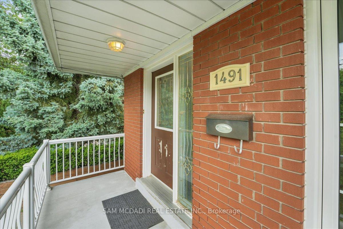 1491 Royal York Road