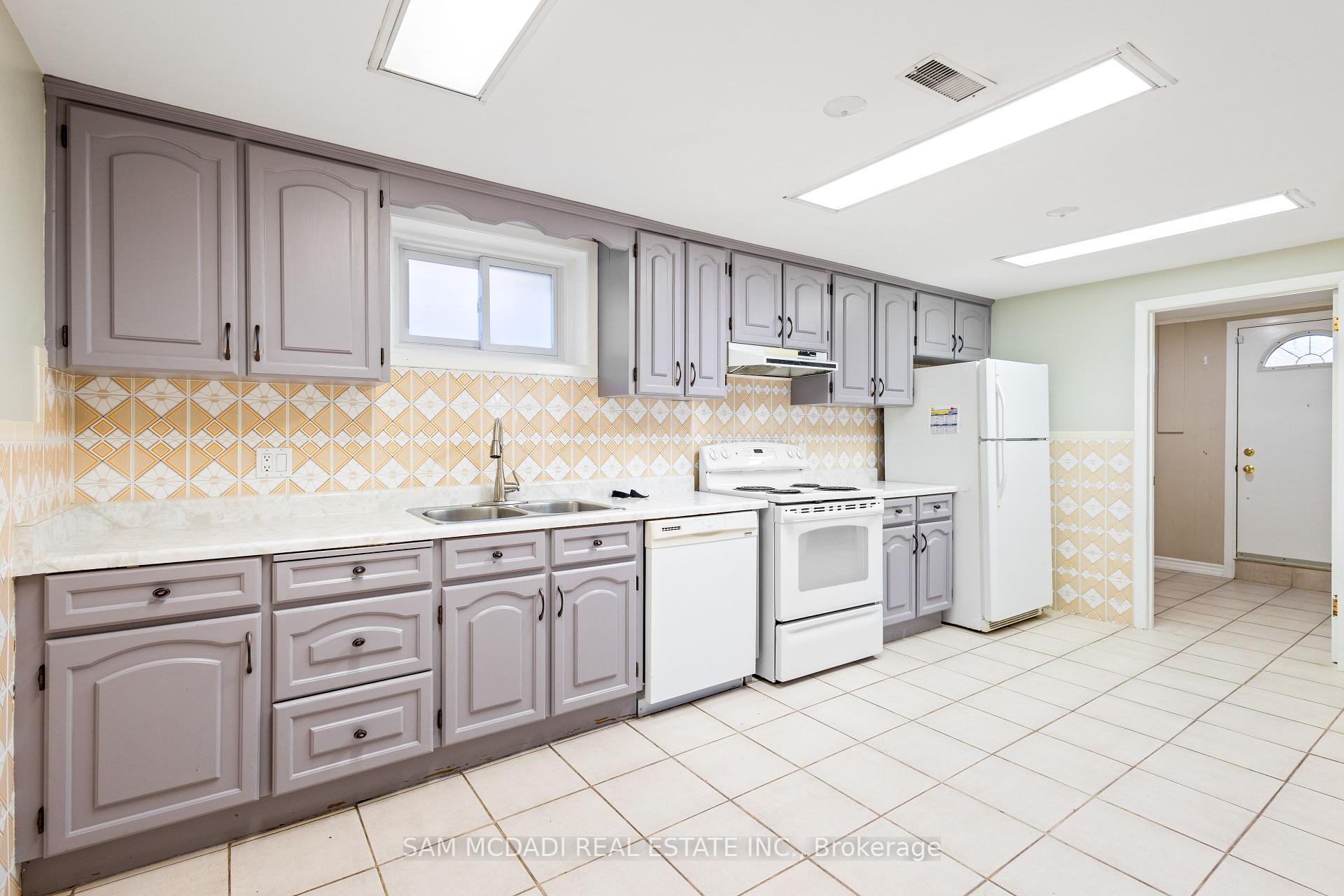 1491 Royal York Road