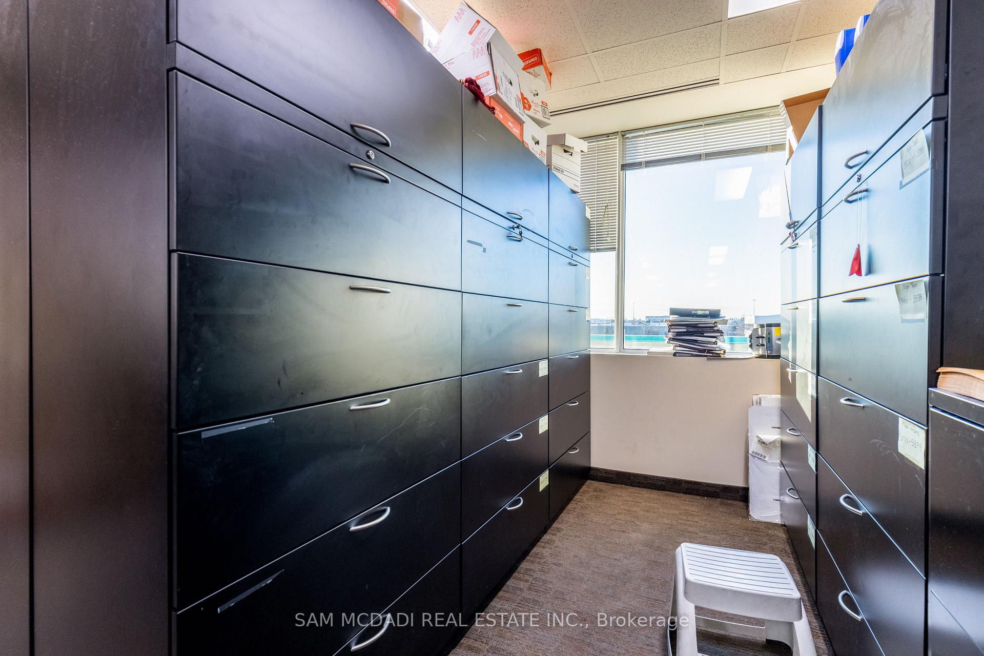 2800 Skymark Avenue 309