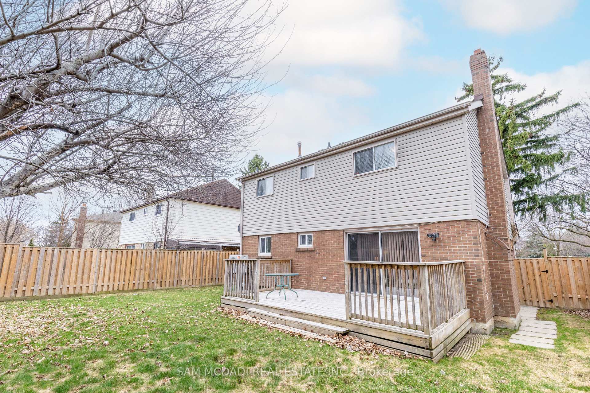 44 Madrid Crescent