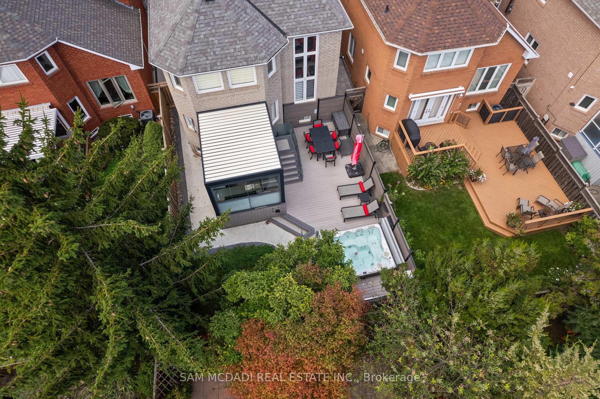 385 Turnberry Crescent