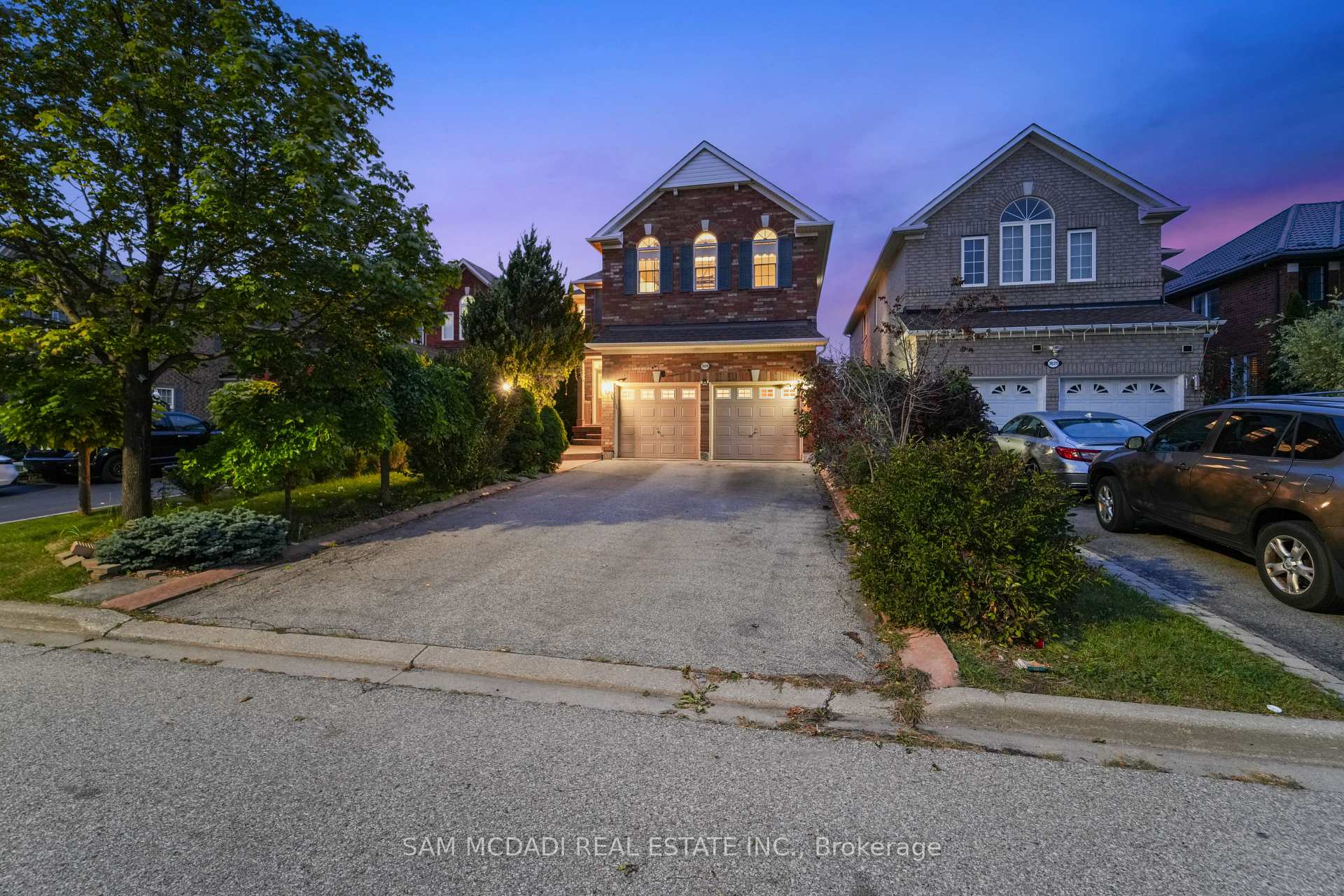 3619 Waterfall Crescent