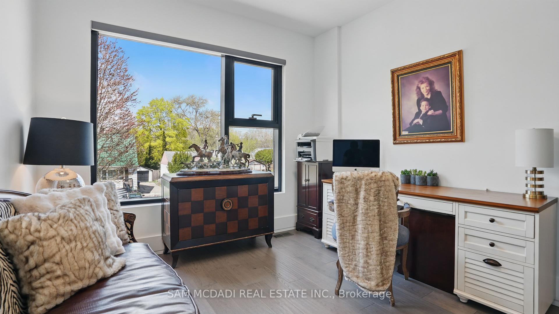 7B Iroquois Avenue