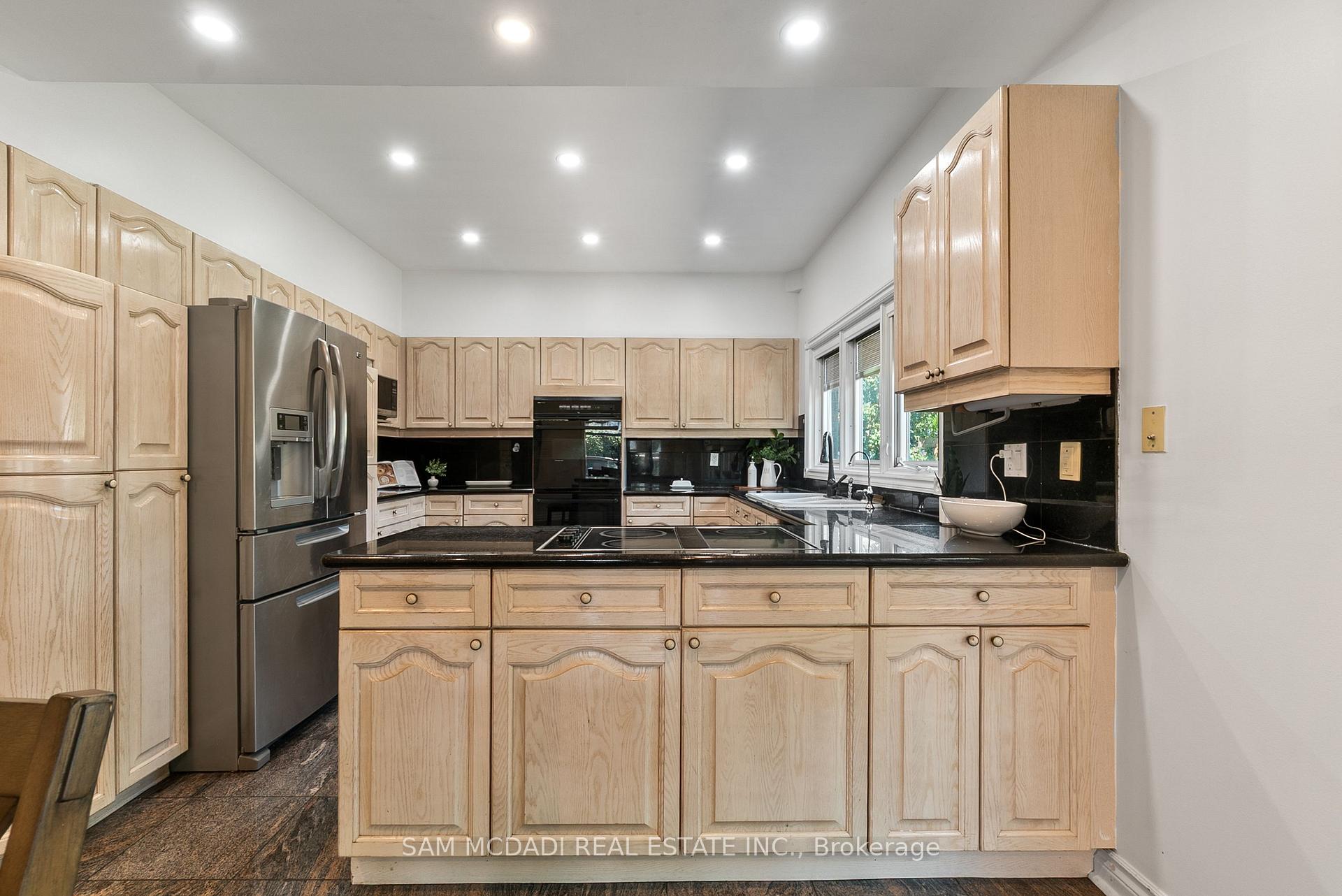 2339 Glengarry Road