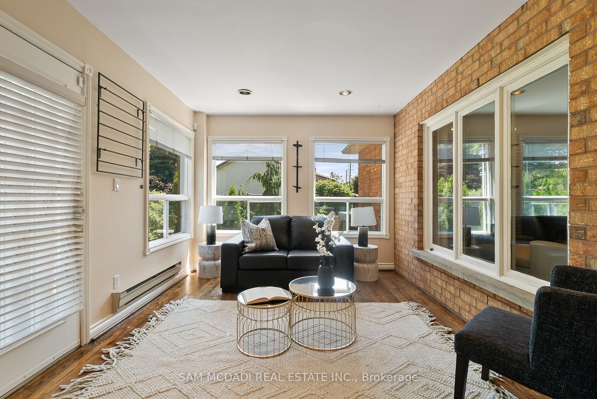 2339 Glengarry Road