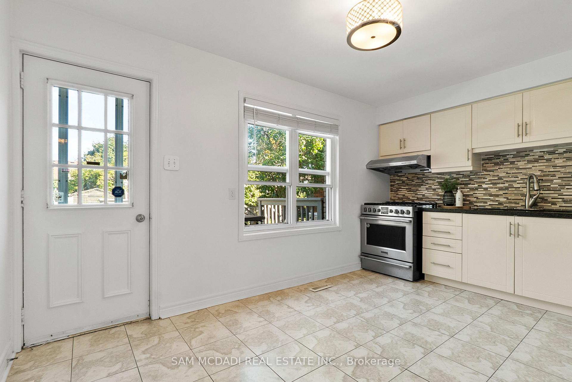 5948 Featherhead Crescent