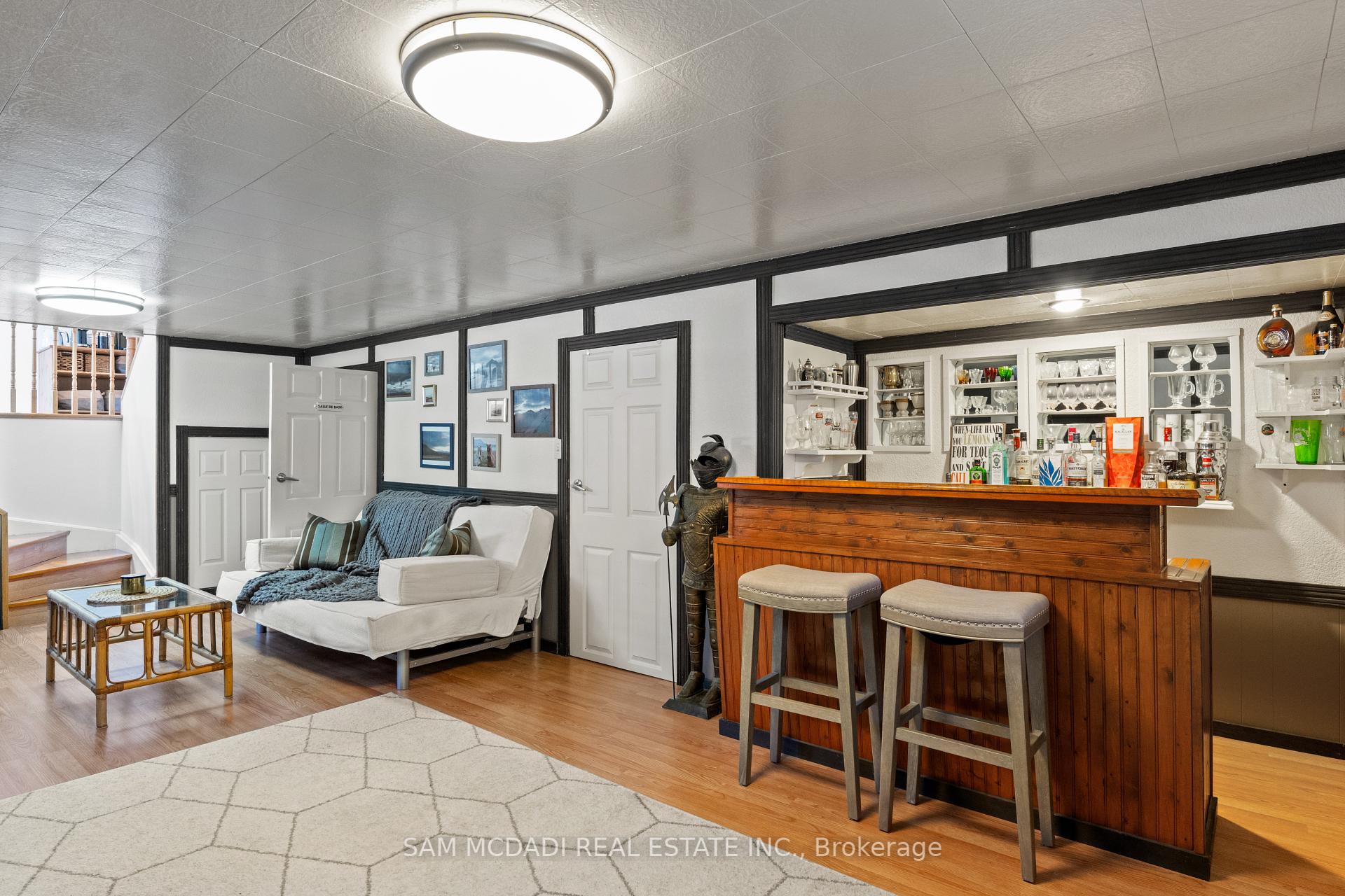 77 Lockton Crescent