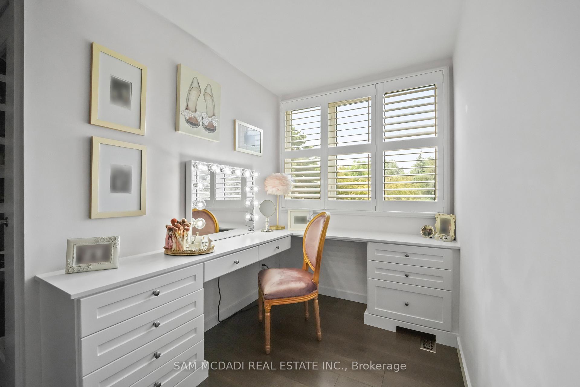 2592 Barrisdale Court