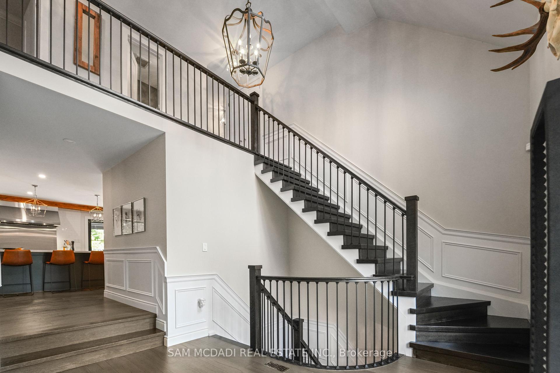 2592 Barrisdale Court