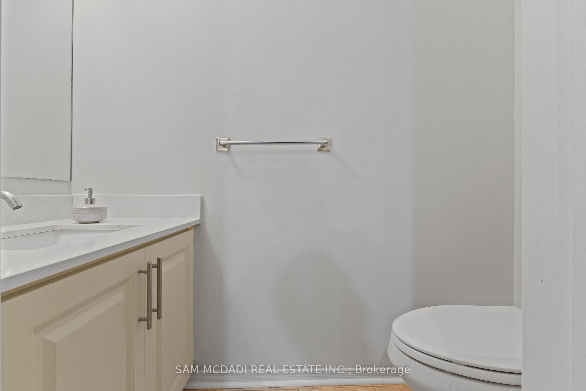 6906 Hickling Crescent