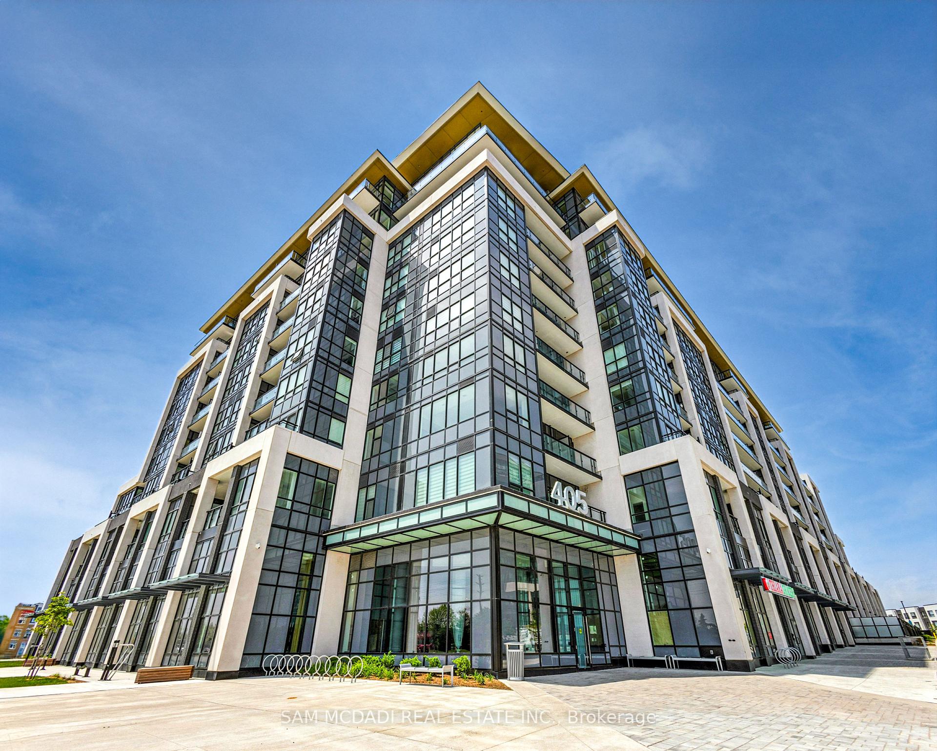 405 Dundas Street W 722
