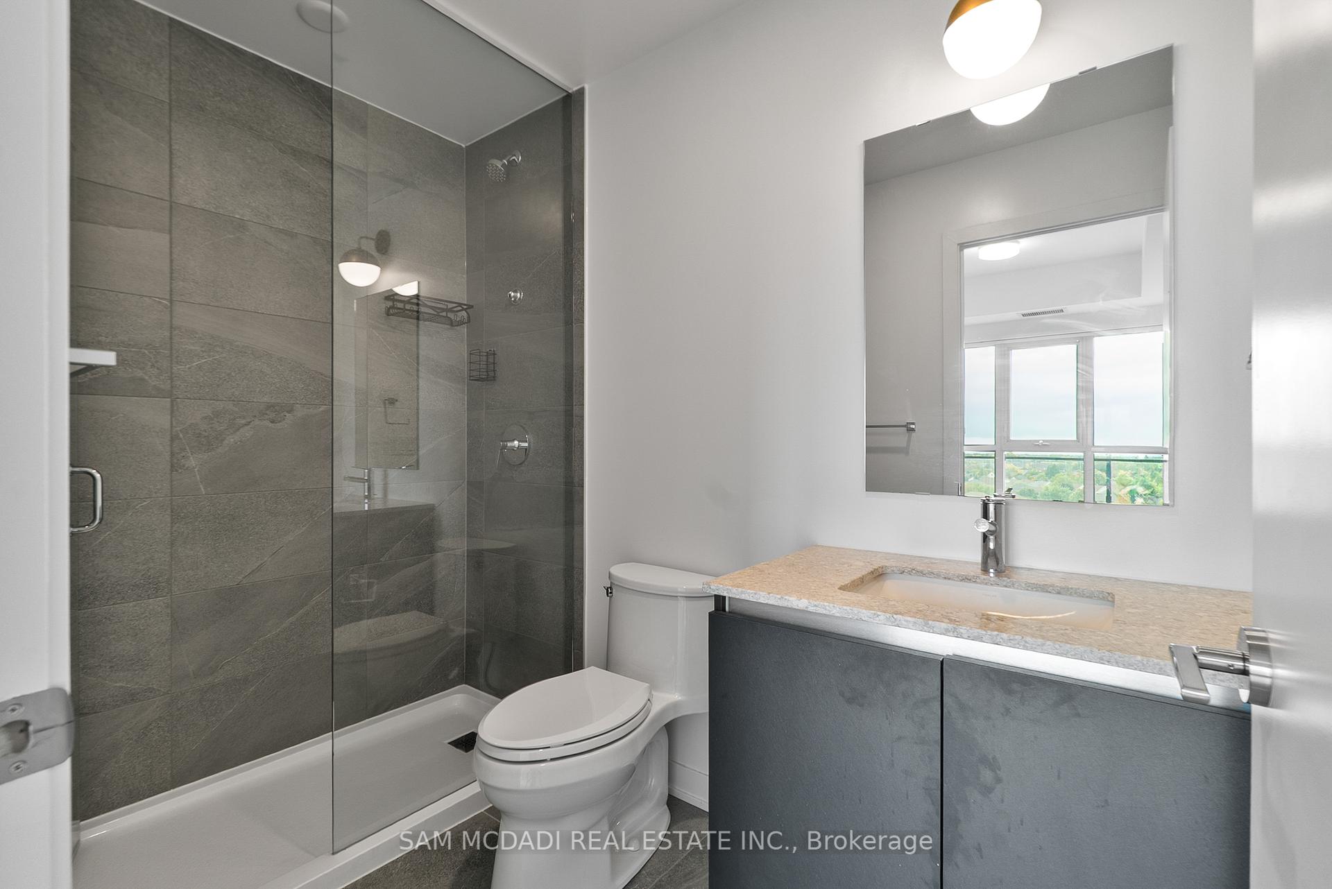 405 Dundas Street W 722