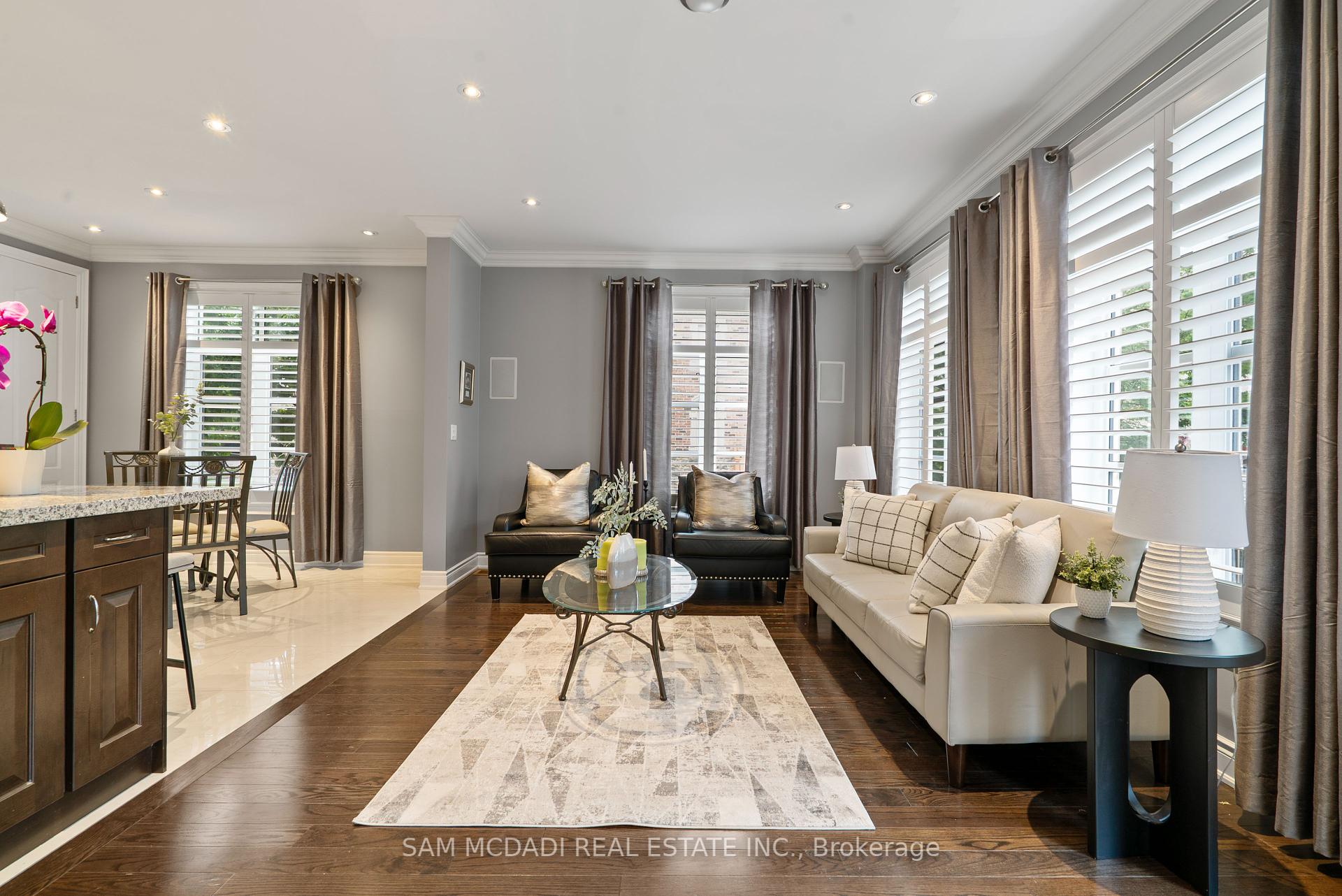 2469 Chateau Common