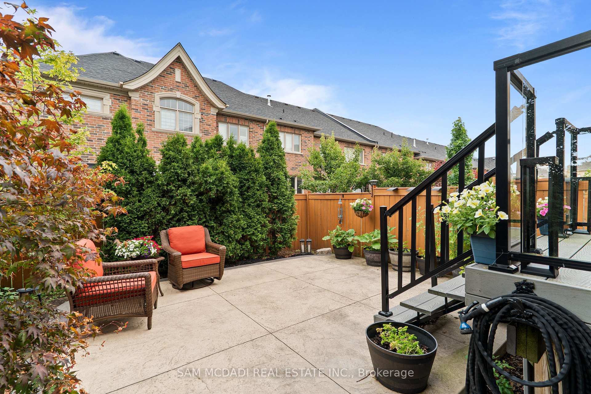 2469 Chateau Common