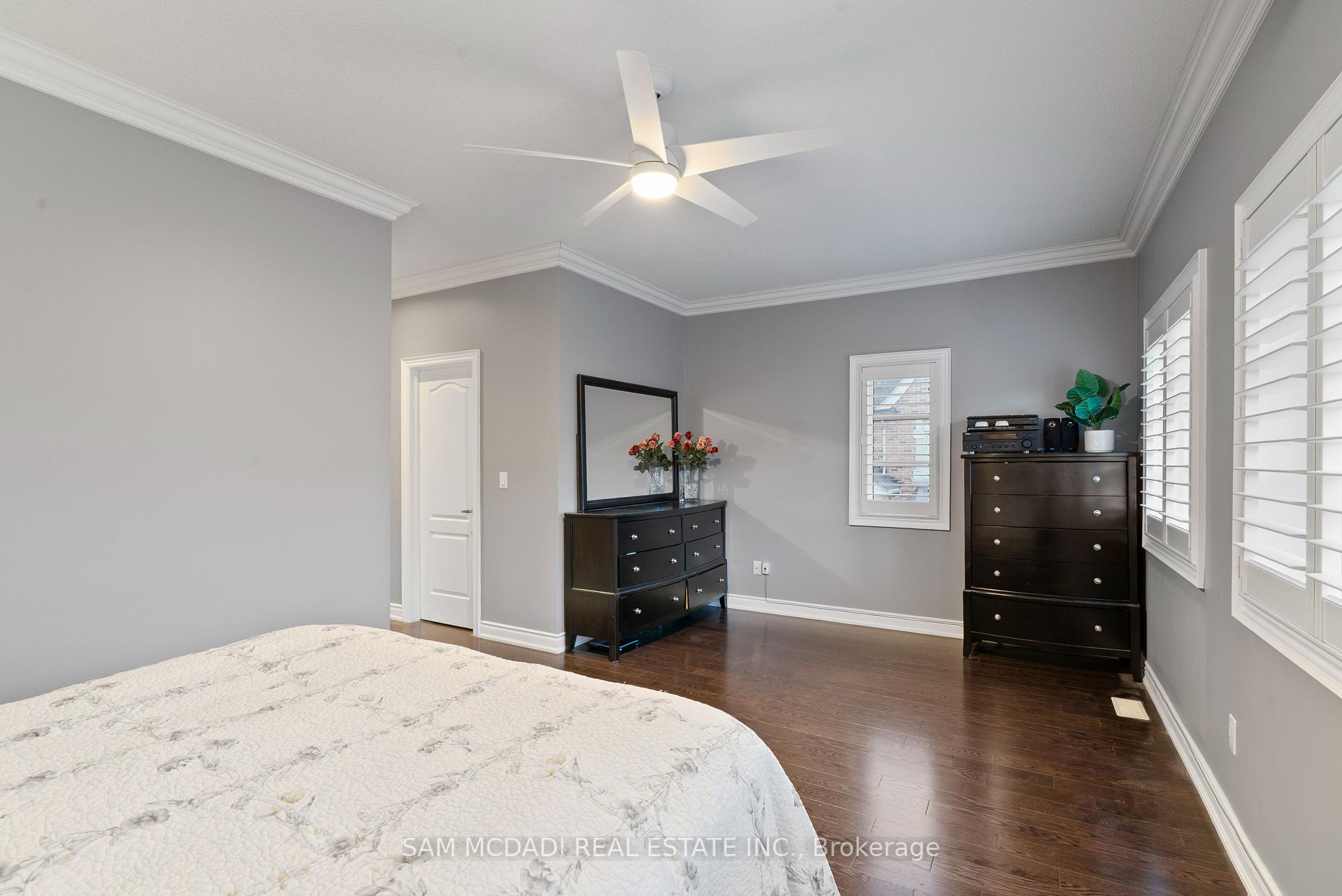 2469 Chateau Common