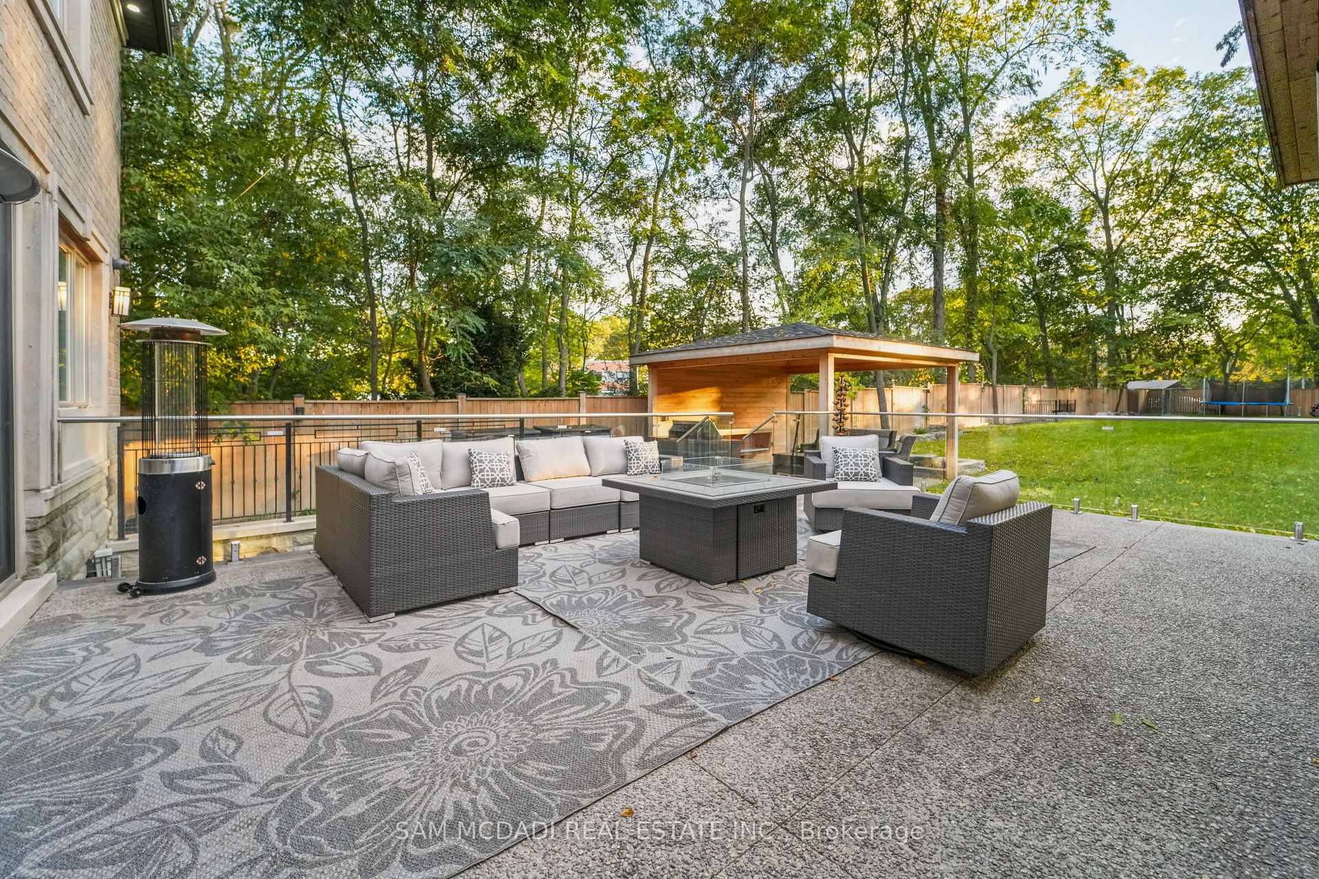 1160 Birchview Drive