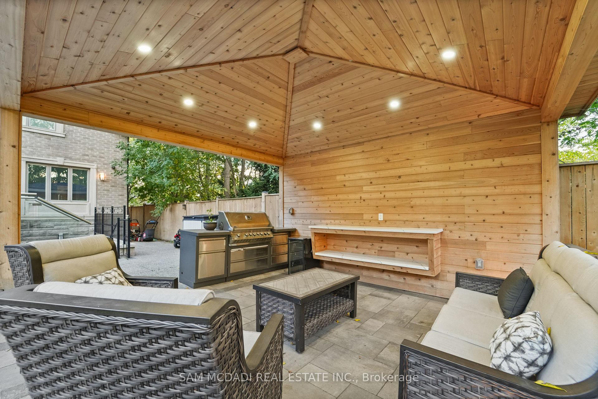 1160 Birchview Drive