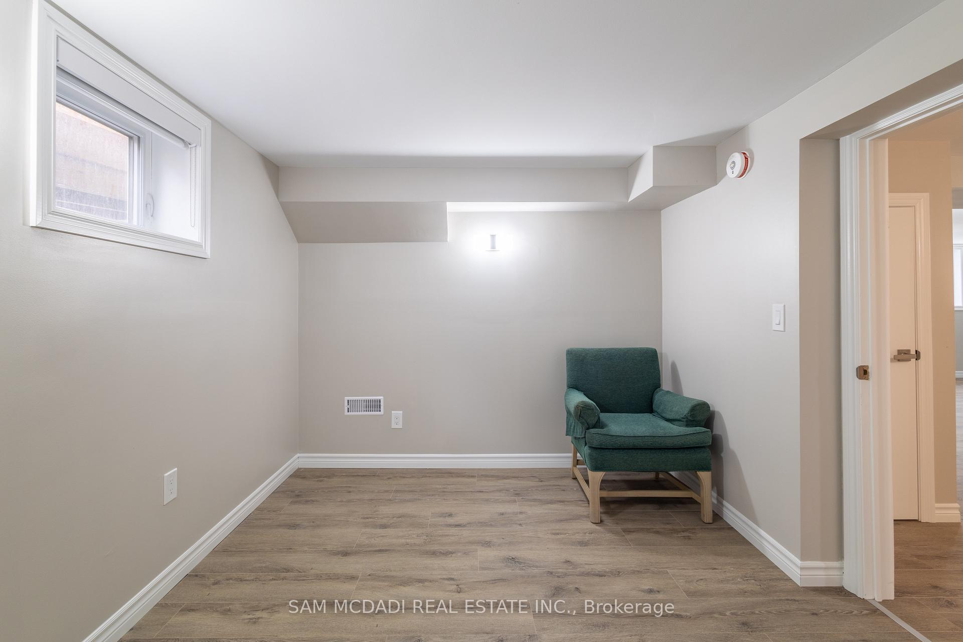 606 Drymen Crescent Lower
