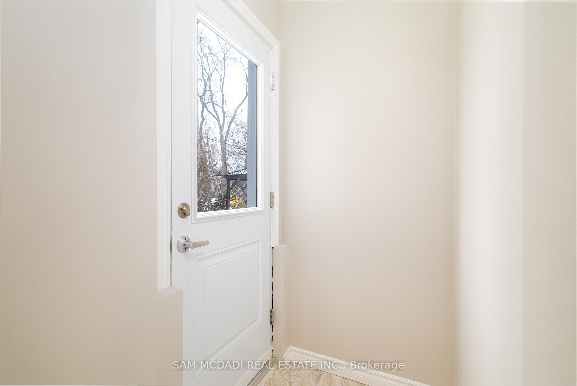 606 Drymen Crescent Lower